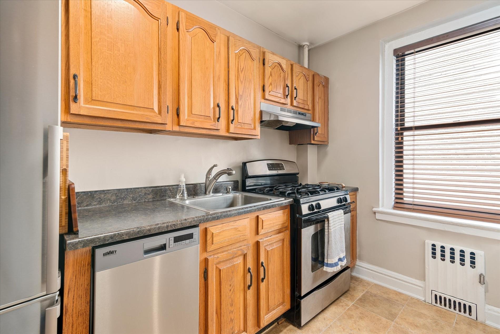 35-55 29th Street # 3D, Astoria, NY 11106