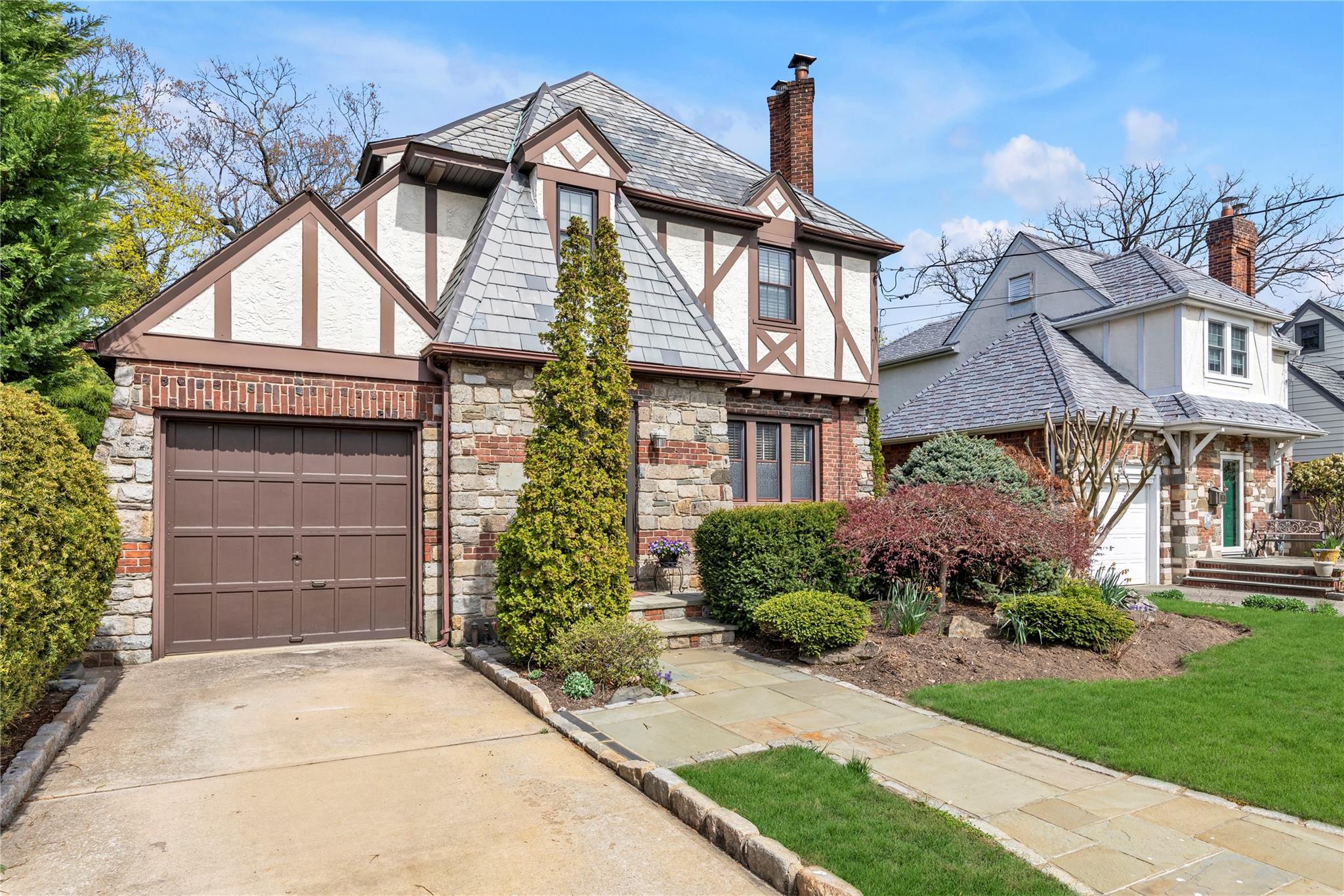 45 Henry Street, Merrick, NY 11566