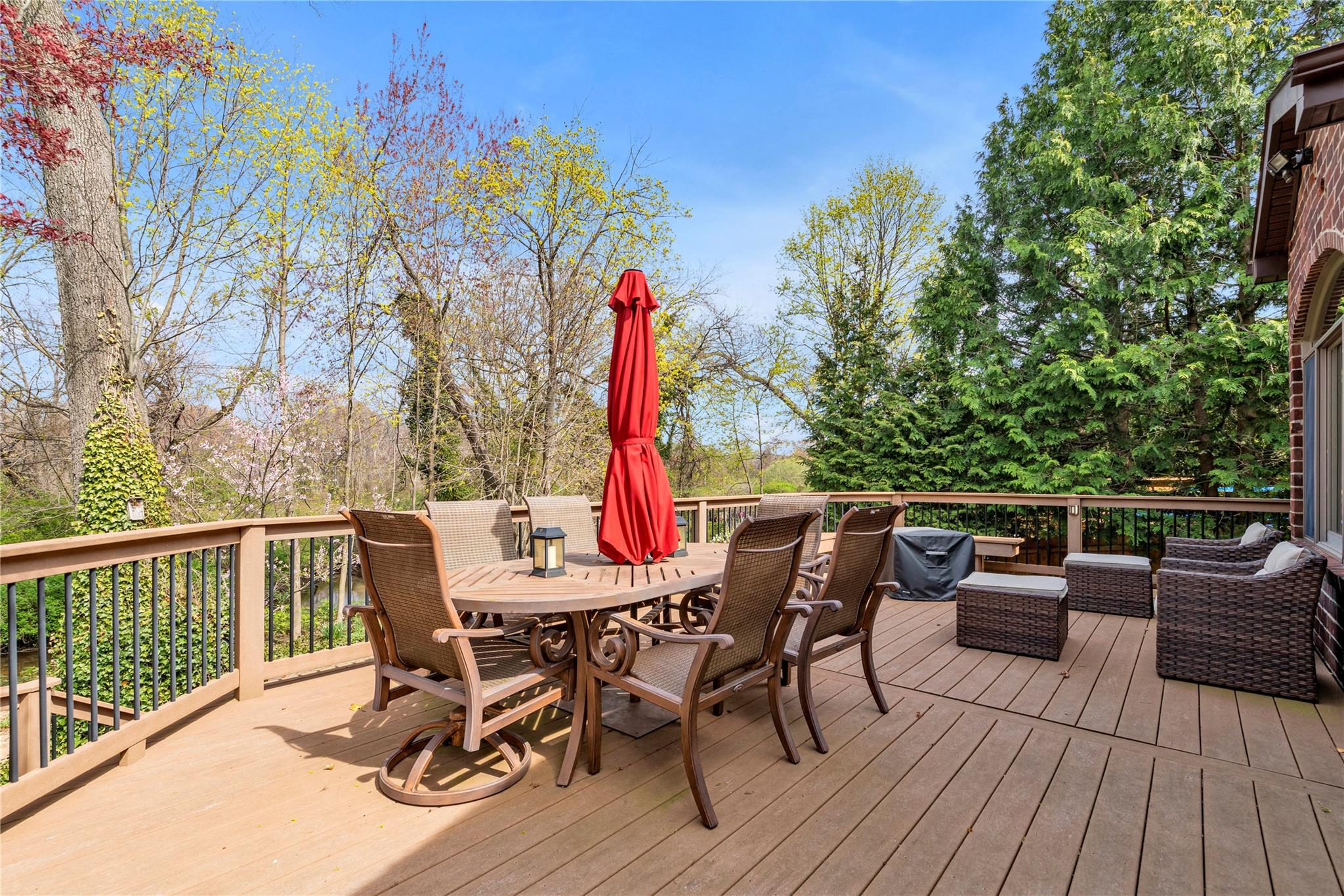 45 Henry Street, Merrick, NY 11566