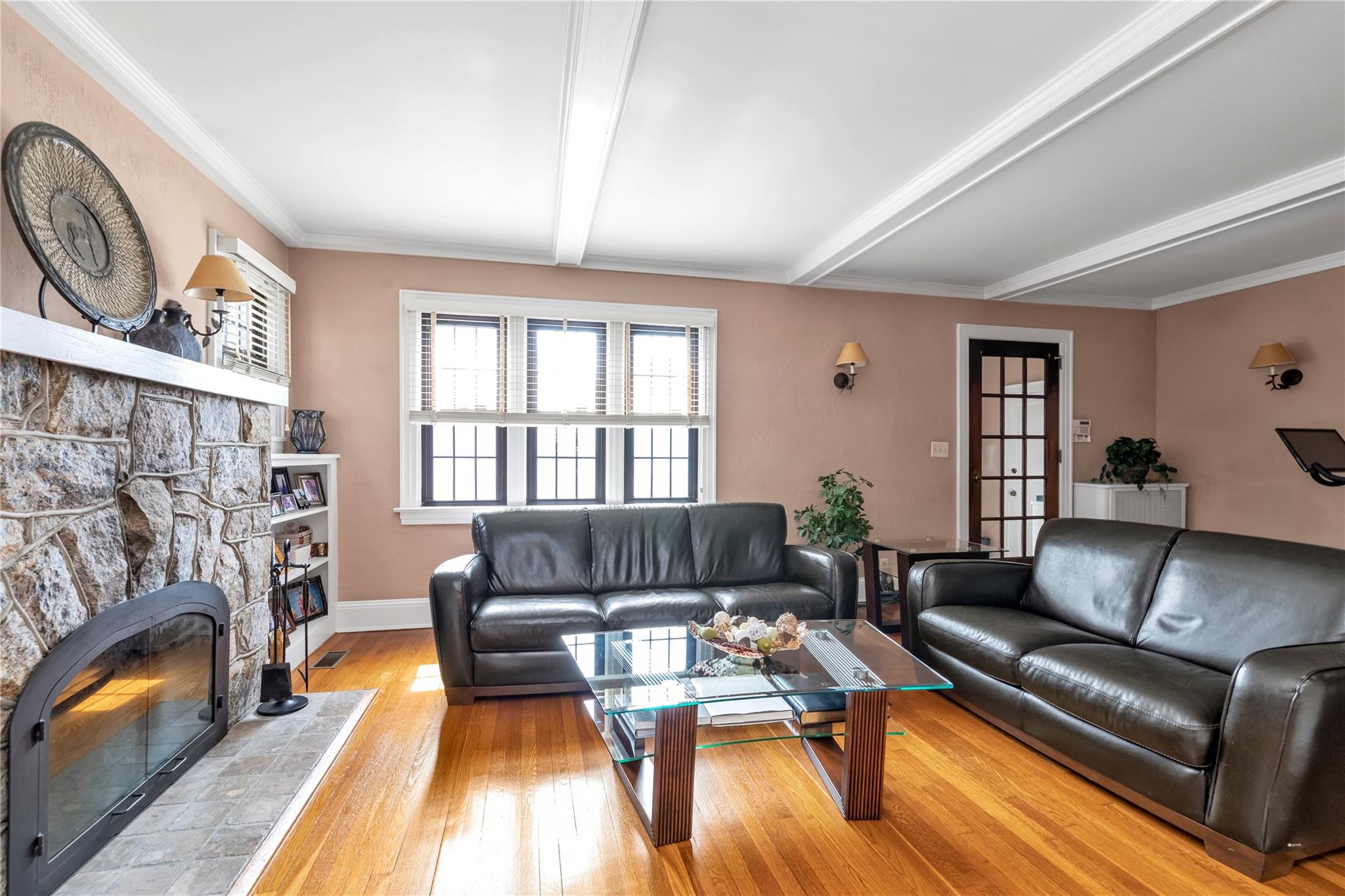 45 Henry Street, Merrick, NY 11566