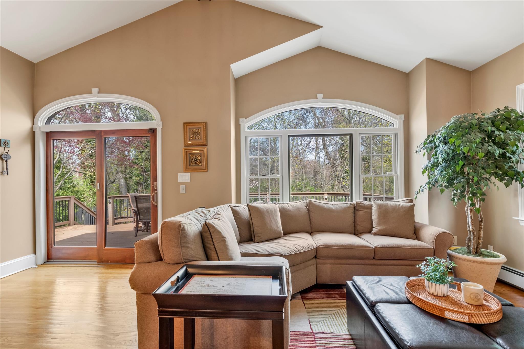 45 Henry Street, Merrick, NY 11566