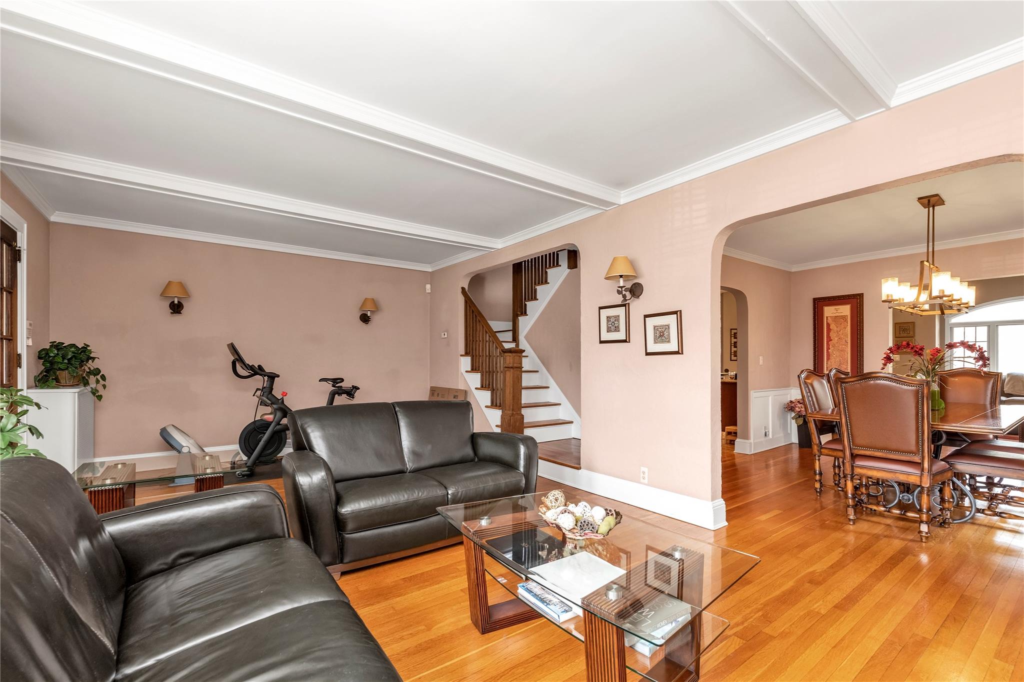 45 Henry Street, Merrick, NY 11566