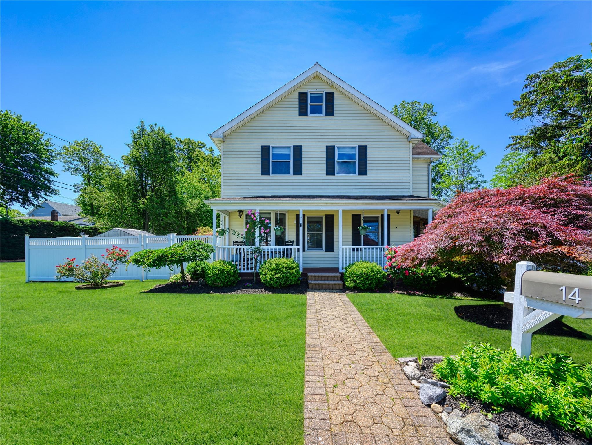14 Woodland Drive, Kings Park, NY 11754