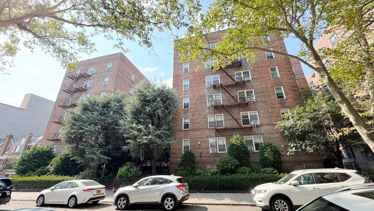 134-39 Blossom Avenue # 1E, Flushing, NY 11354