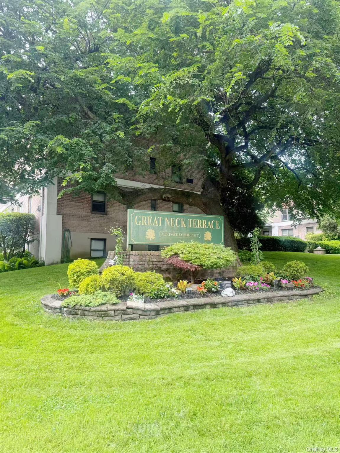 46 Terrace Circle # 2C, Great Neck, NY 11021