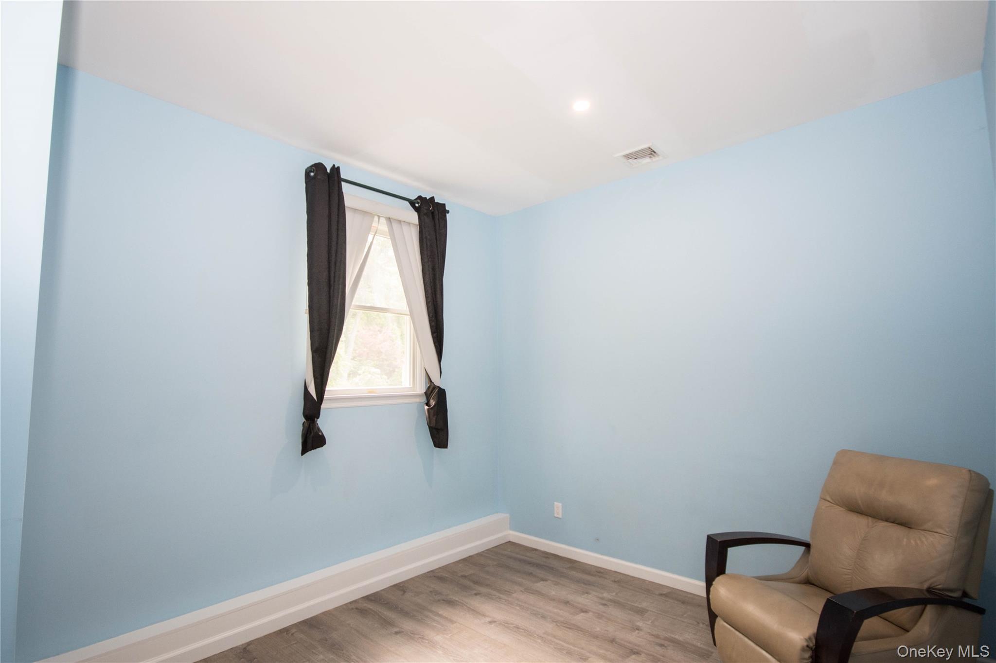 132 N Woods Road, Baiting Hollow, NY 11933