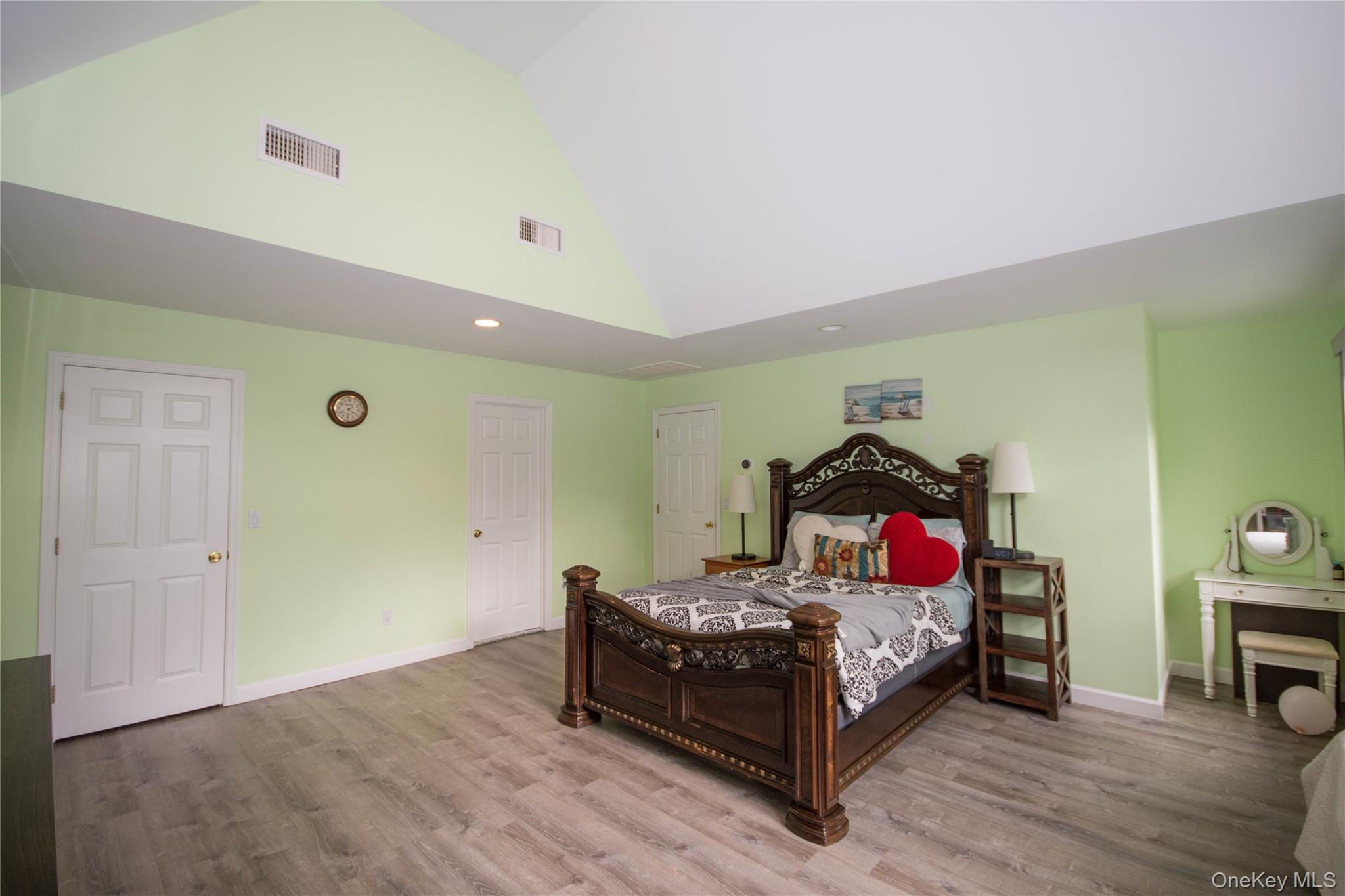 132 N Woods Road, Baiting Hollow, NY 11933