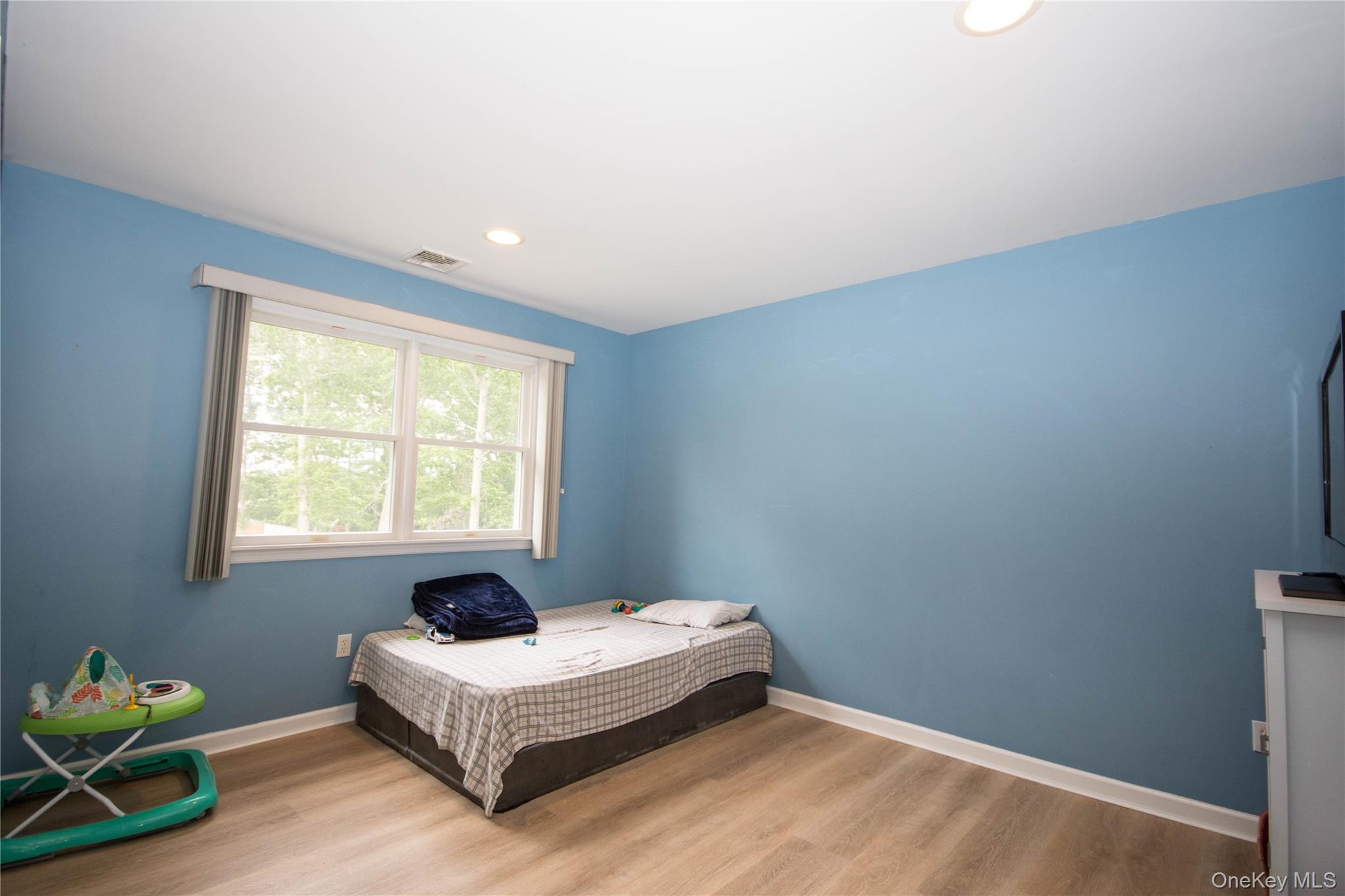 132 N Woods Road, Baiting Hollow, NY 11933