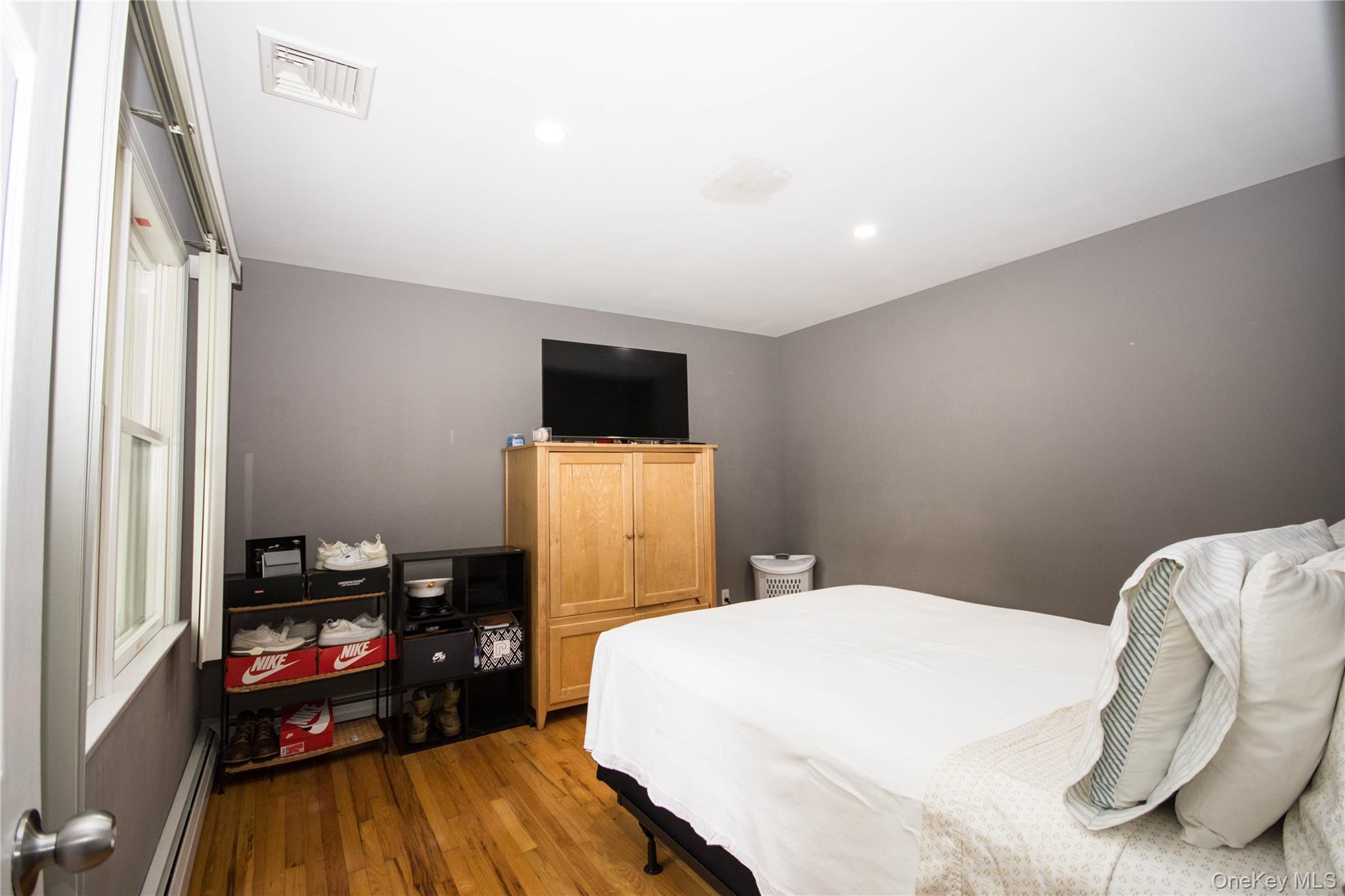 132 N Woods Road, Baiting Hollow, NY 11933