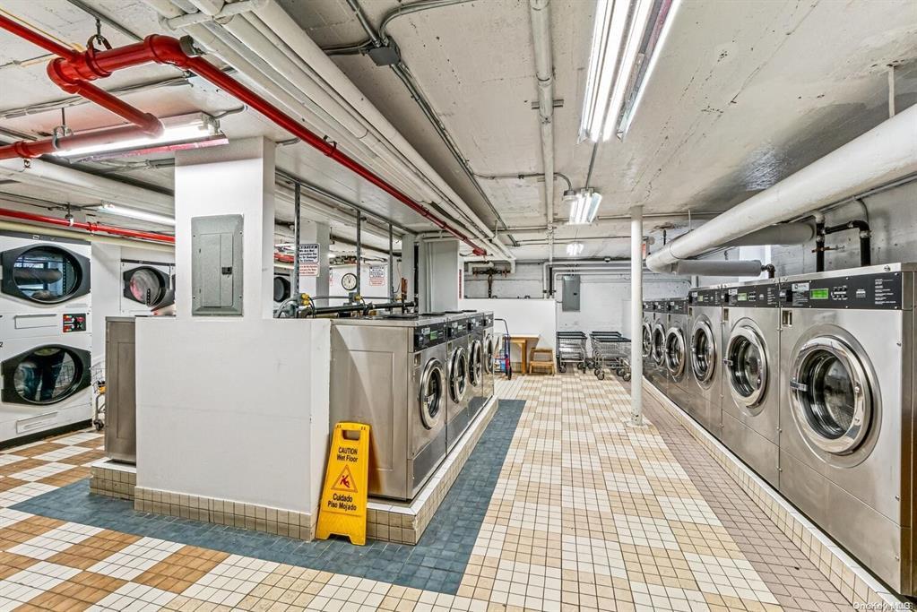 89-10 35th Avenue # E-7R, Jackson Heights, NY 11372