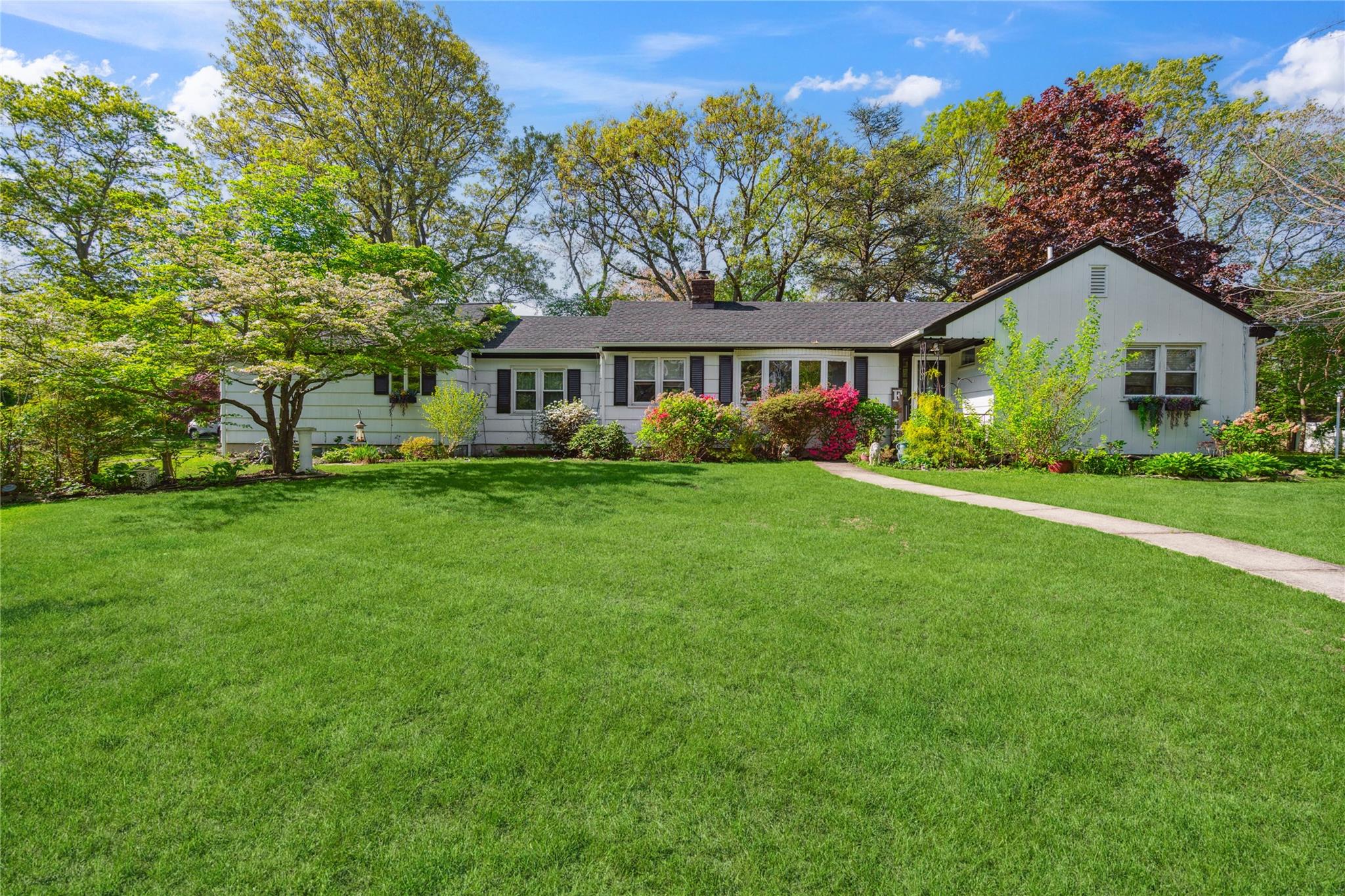 24 Pine Street, Lake Grove, NY 11755