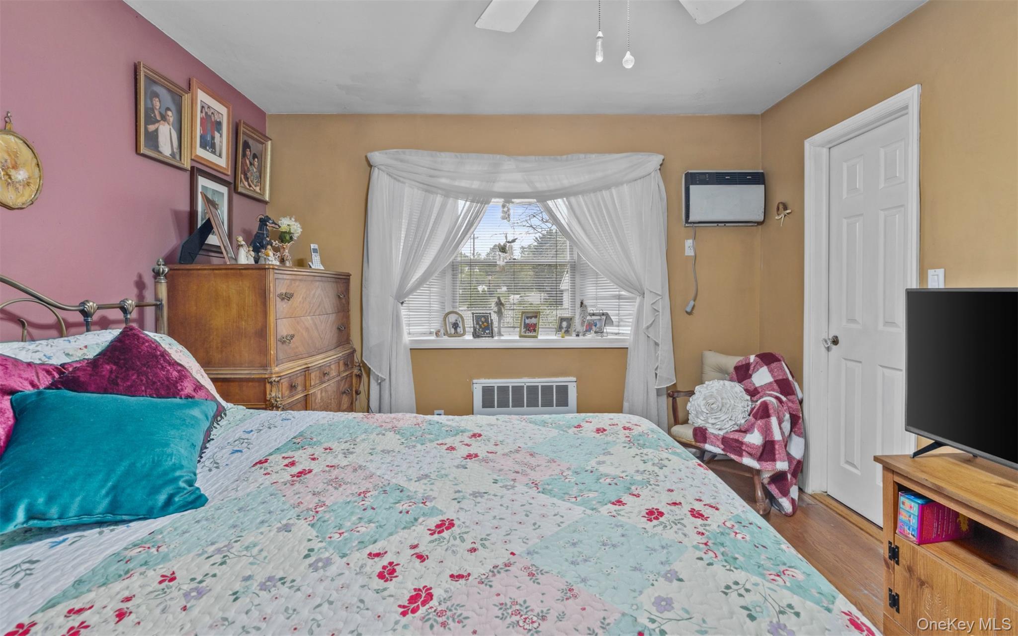 84 Charles Street, Mineola, NY 11501