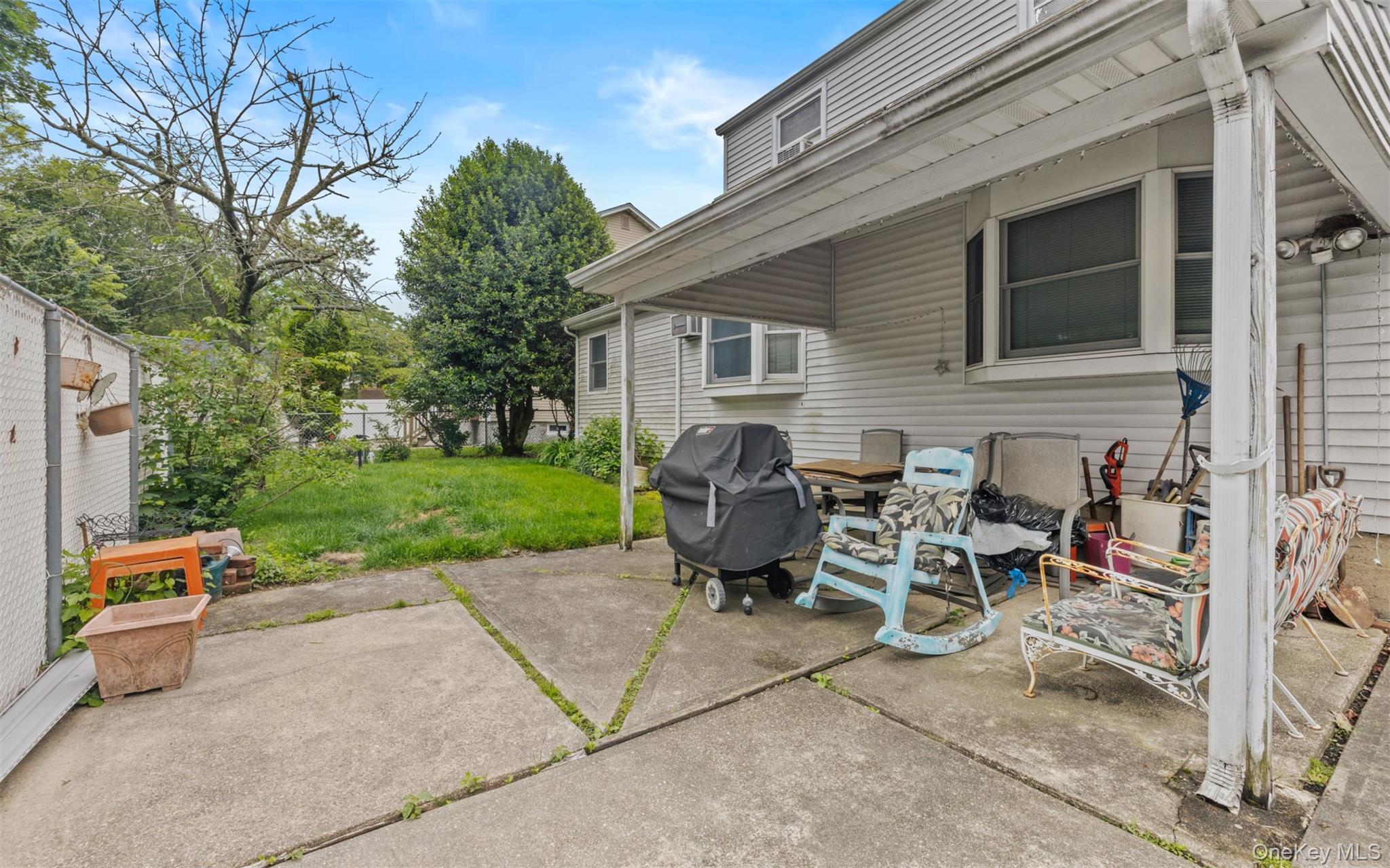 84 Charles Street, Mineola, NY 11501