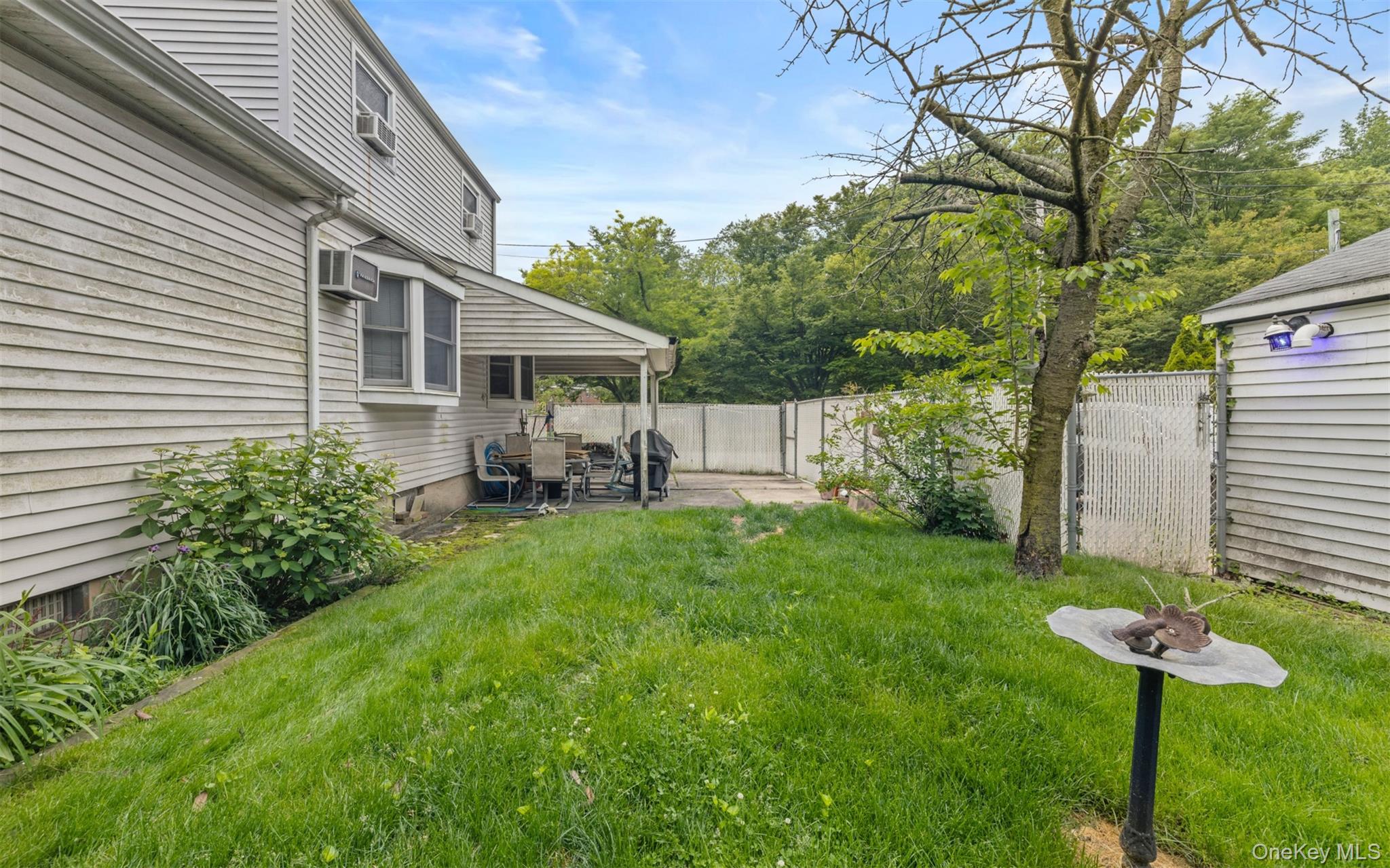 84 Charles Street, Mineola, NY 11501