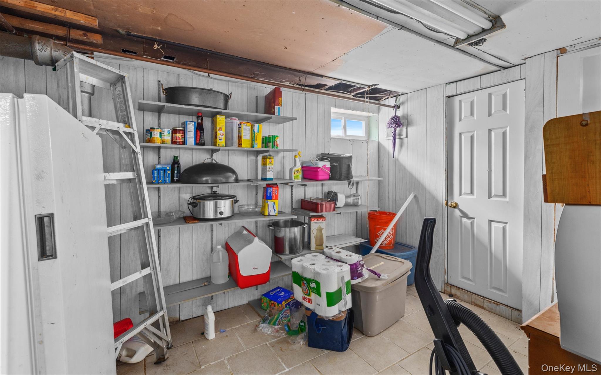 84 Charles Street, Mineola, NY 11501