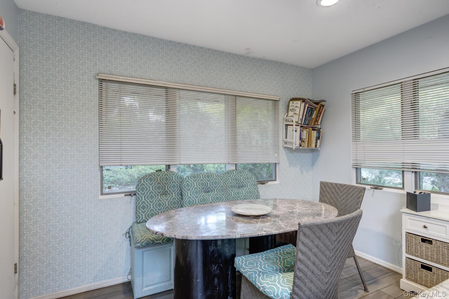 61 Locust Lane, Roslyn Heights, NY 11577