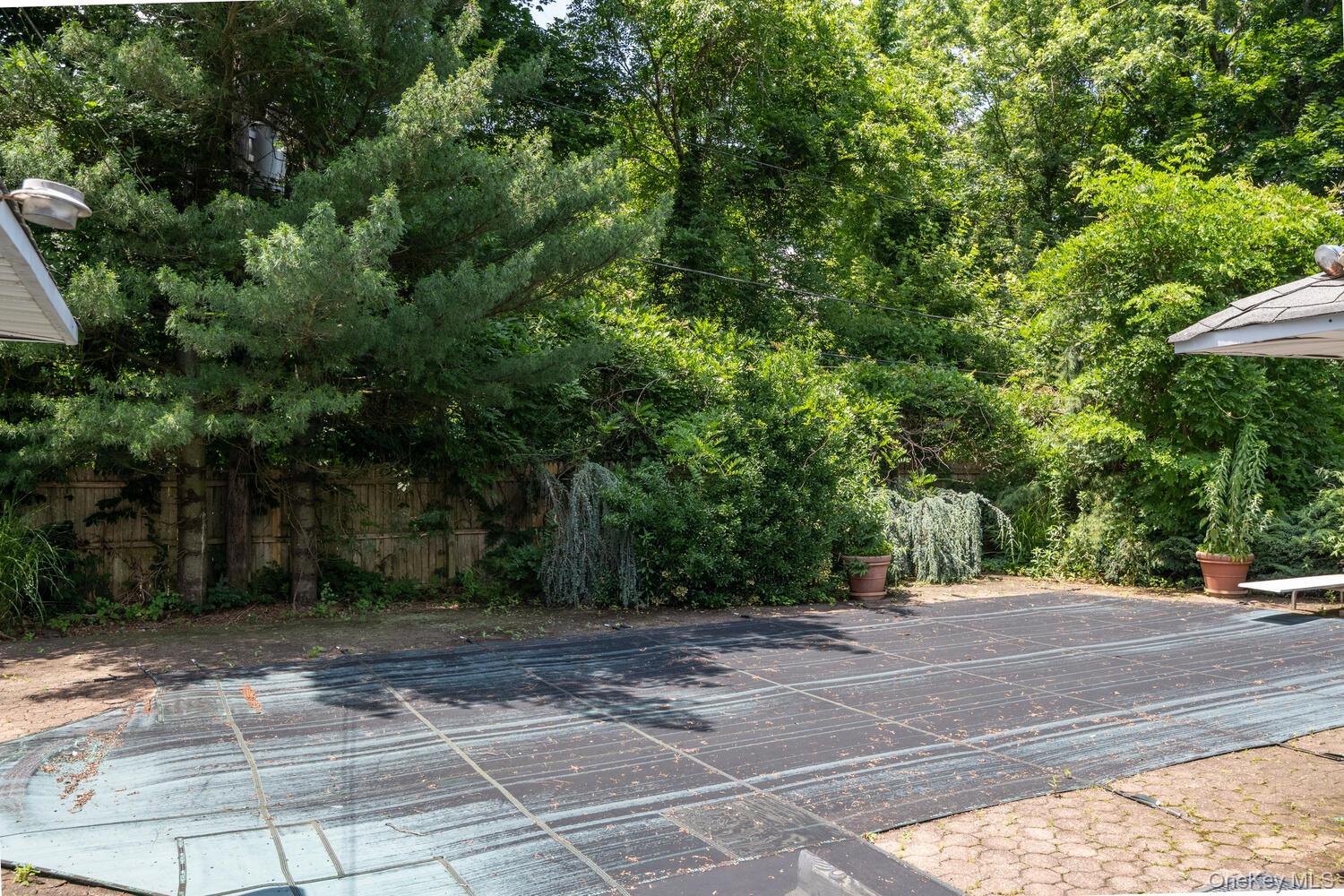 61 Locust Lane, Roslyn Heights, NY 11577