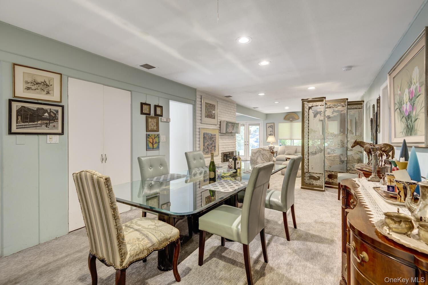 61 Locust Lane, Roslyn Heights, NY 11577