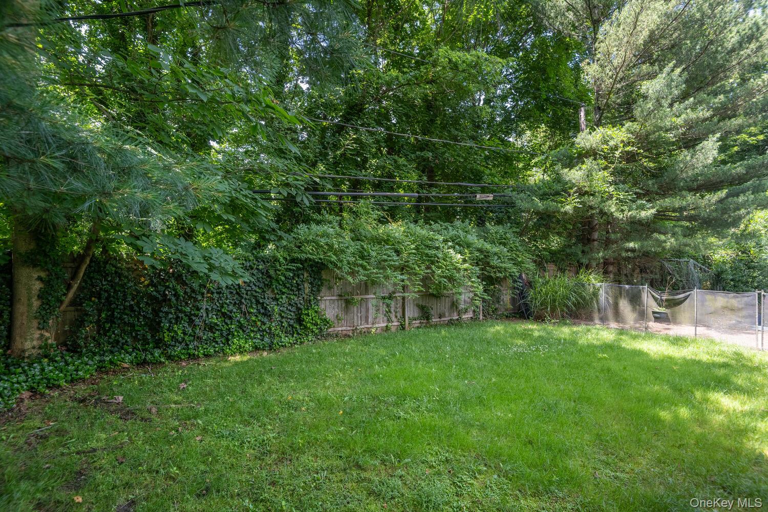 61 Locust Lane, Roslyn Heights, NY 11577