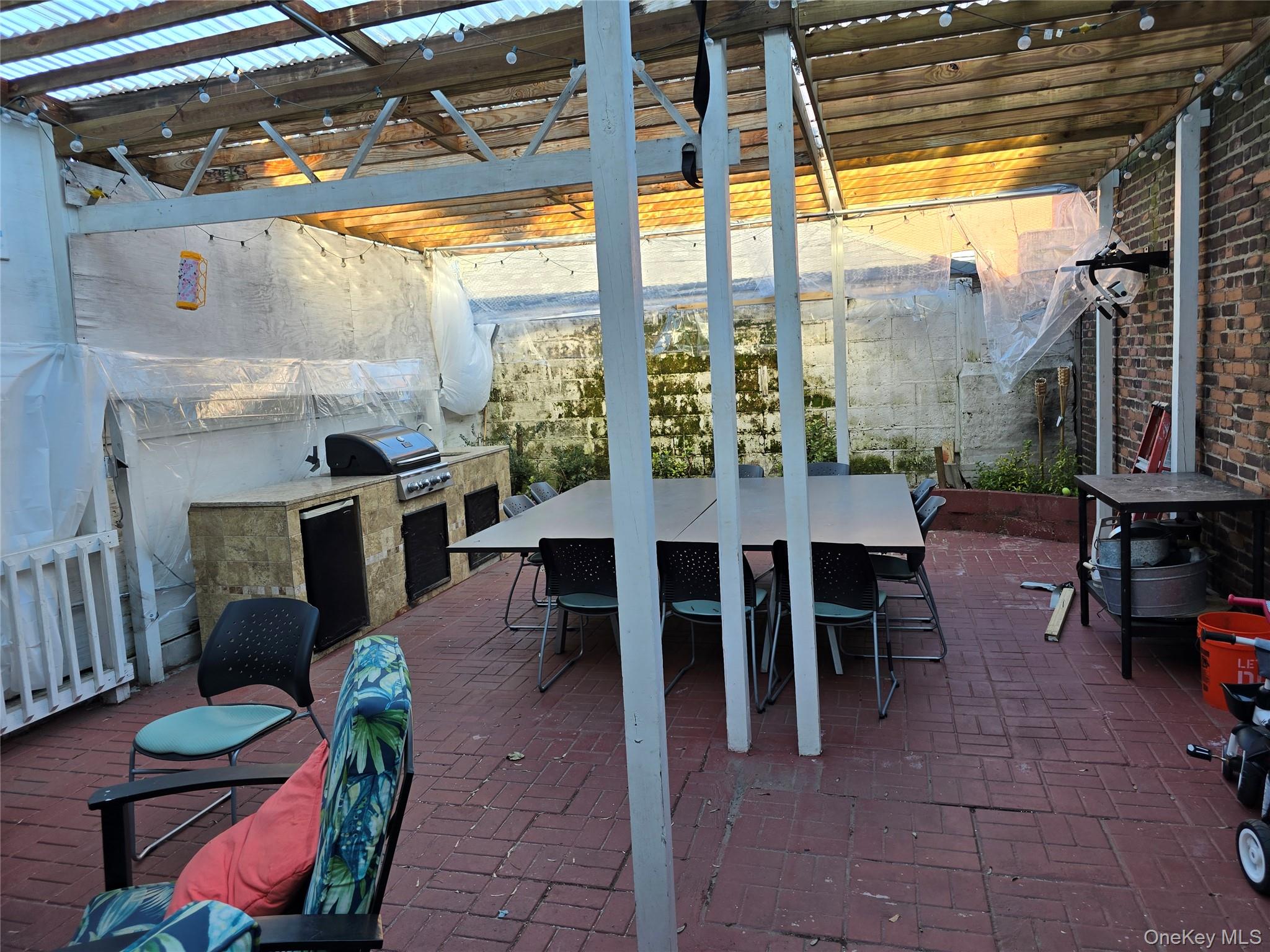 367 Lincoln Avenue, Brooklyn, NY 11208