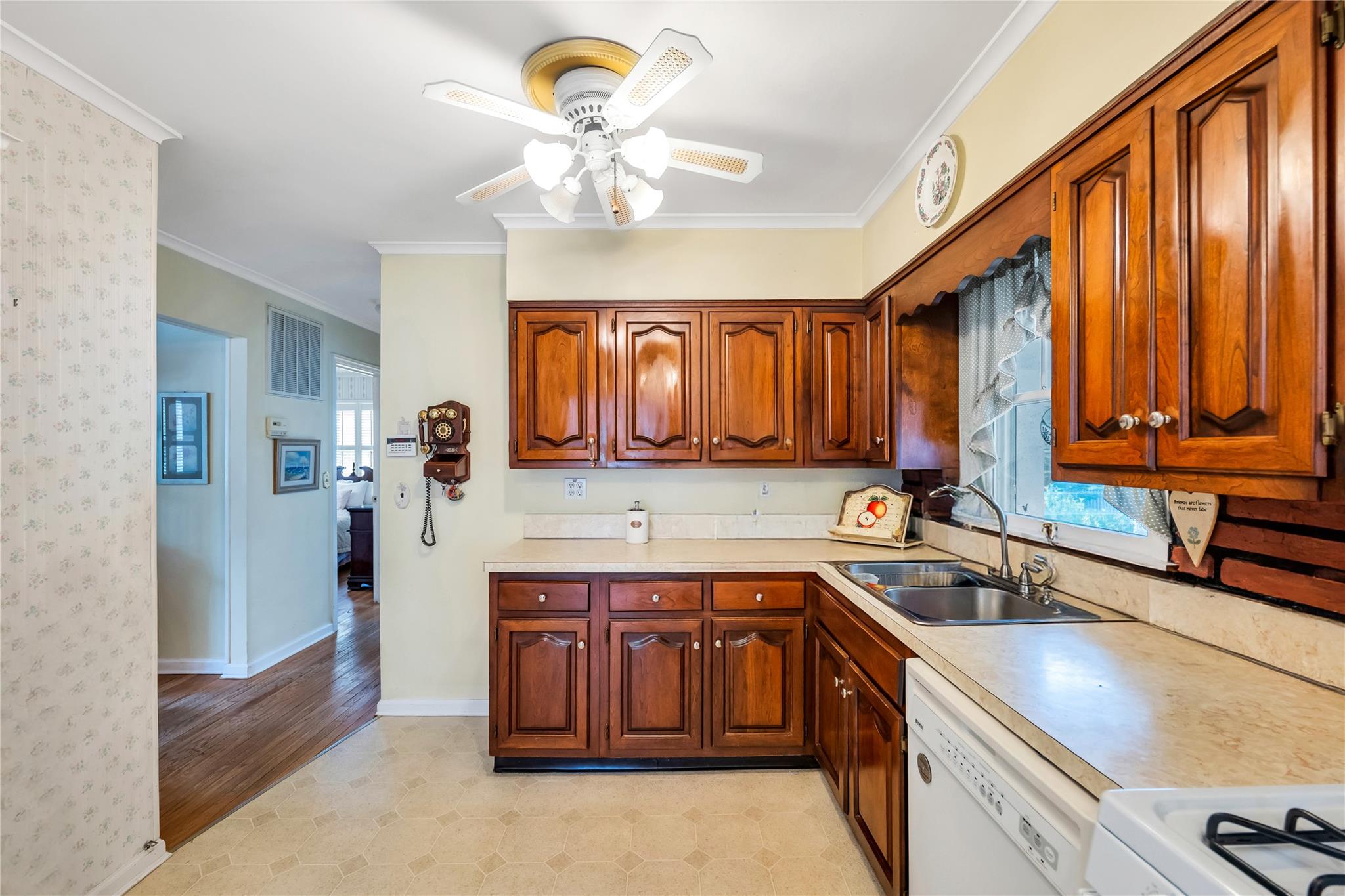 25 Hawthorne Avenue, Central Islip, NY 11722