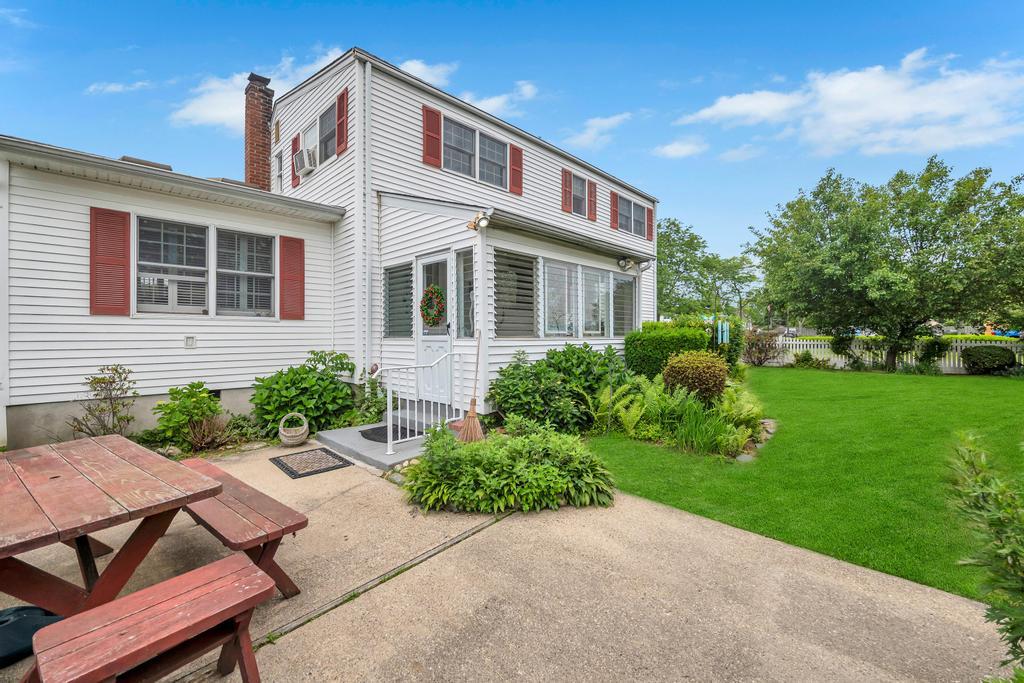 25 Hawthorne Avenue, Central Islip, NY 11722