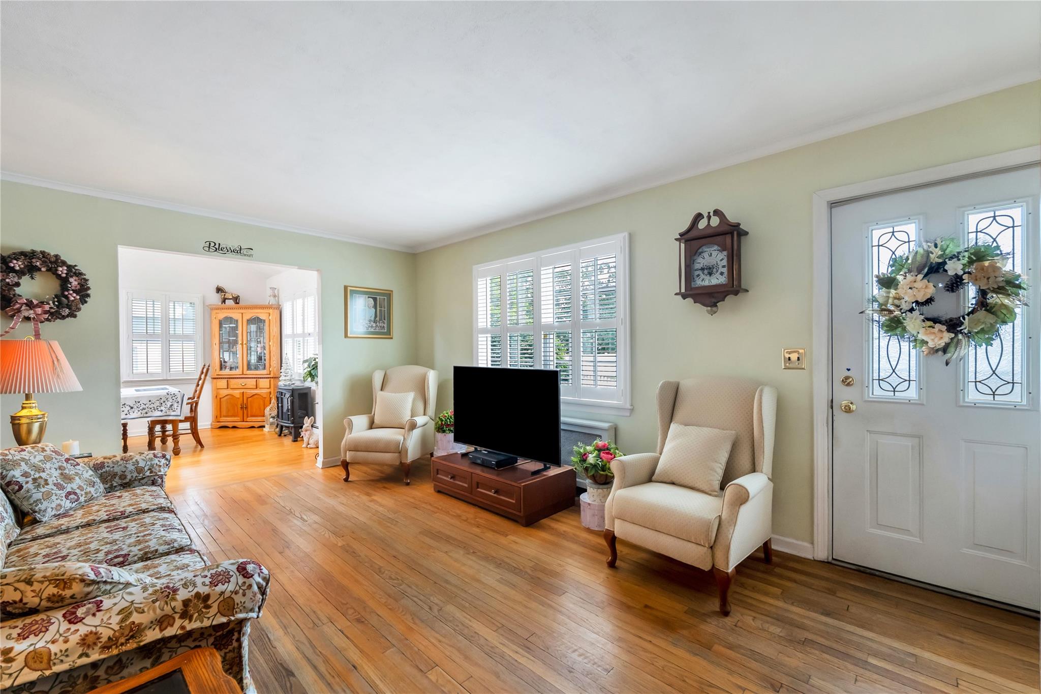 25 Hawthorne Avenue, Central Islip, NY 11722