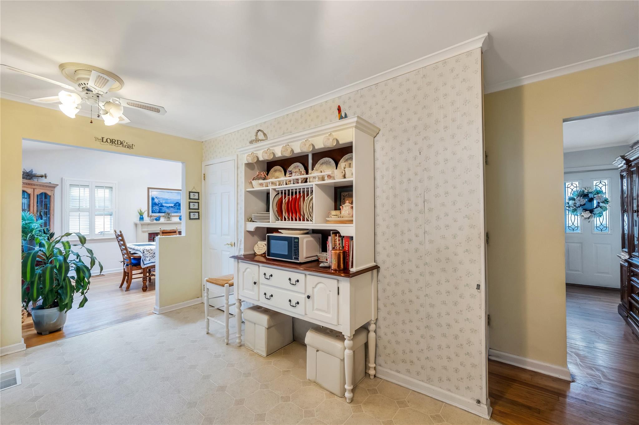 25 Hawthorne Avenue, Central Islip, NY 11722