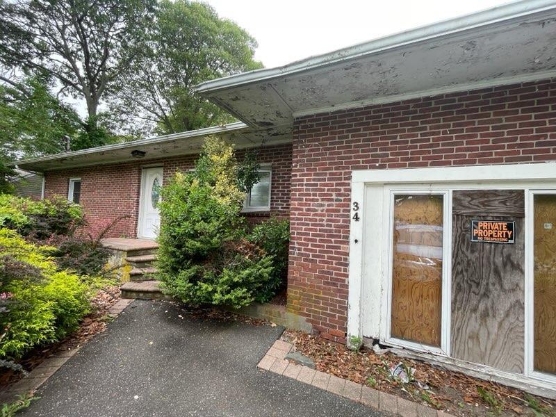 34 Raymond Court, Brookhaven, NY 11741