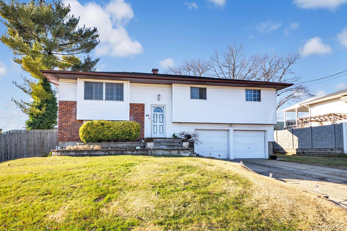 46 Sunburst Drive, Deer Park, NY 11729