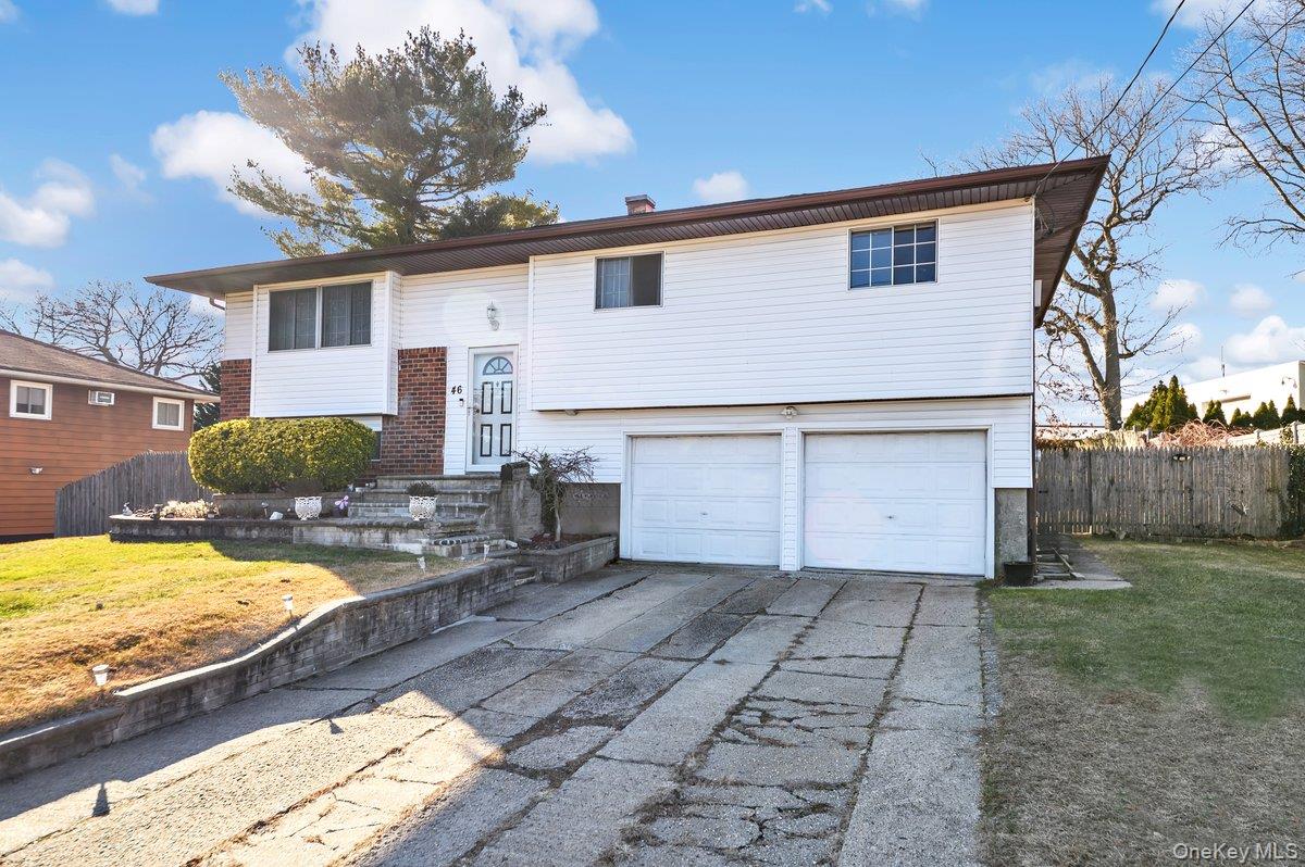 46 Sunburst Drive, Deer Park, NY 11729