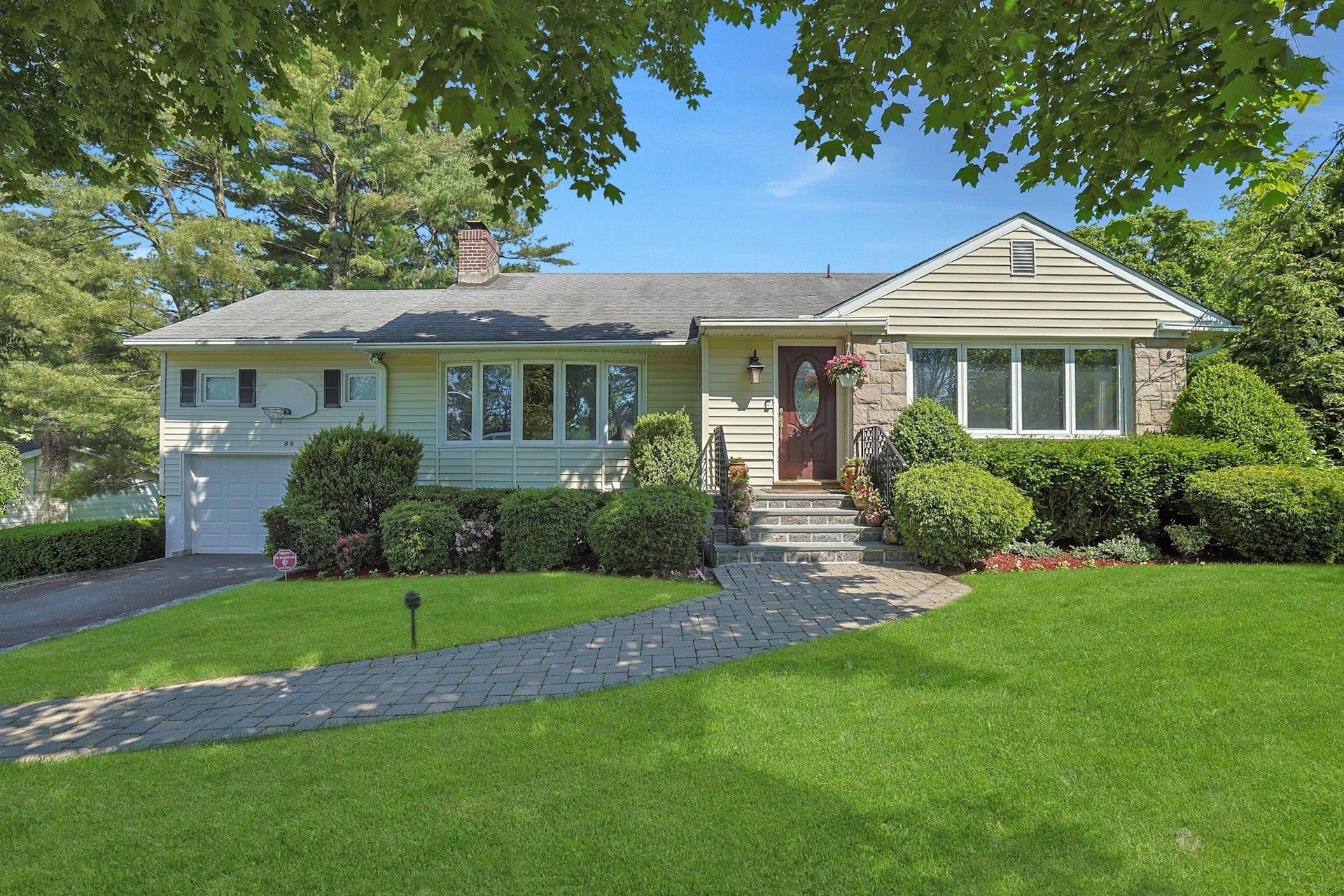 93 Hillandale Drive, New Rochelle, NY 10804