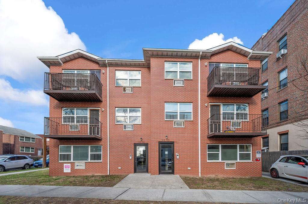 16001 Sanford Avenue, Flushing, NY 11358