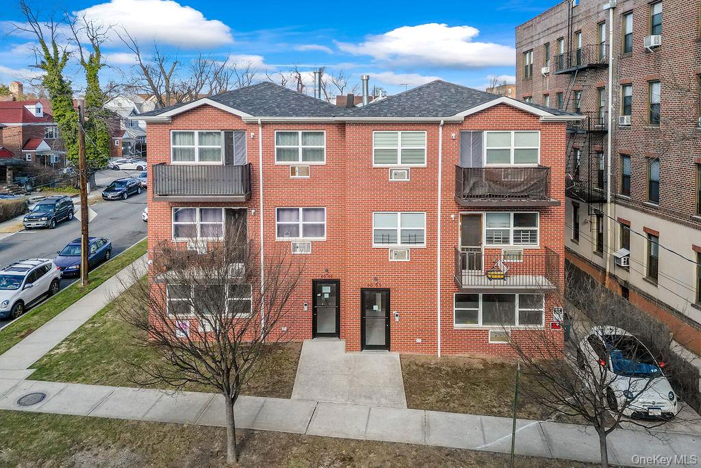 16001 Sanford Avenue, Flushing, NY 11358