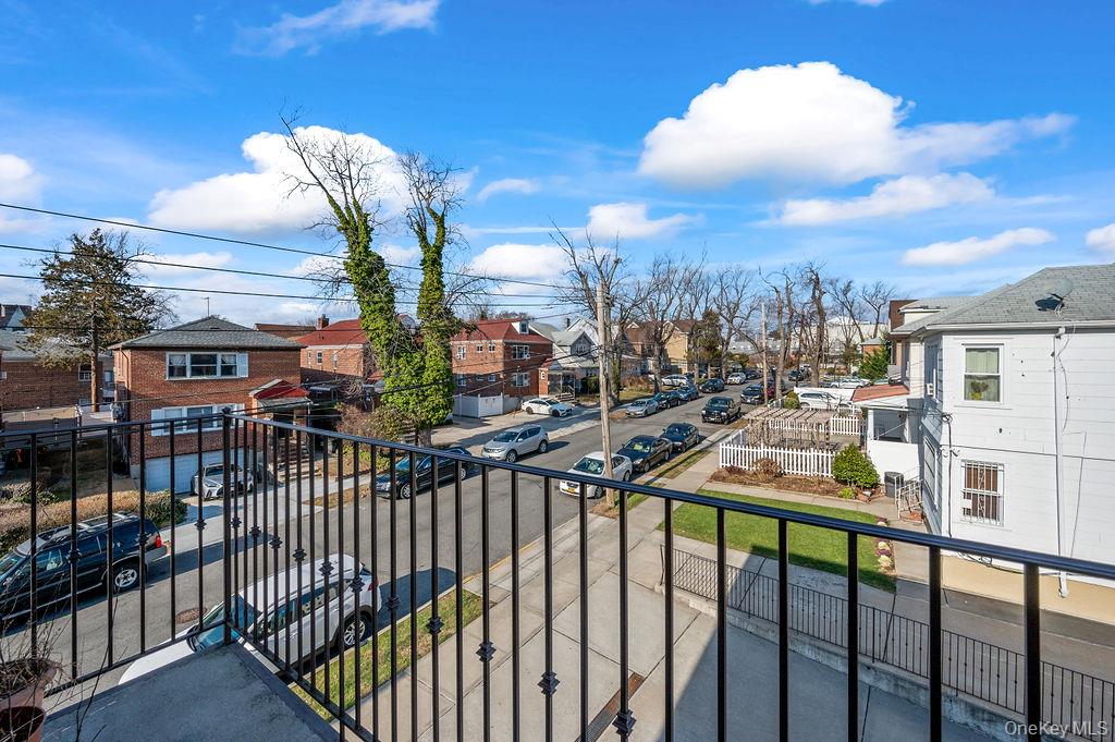 16001 Sanford Avenue, Flushing, NY 11358