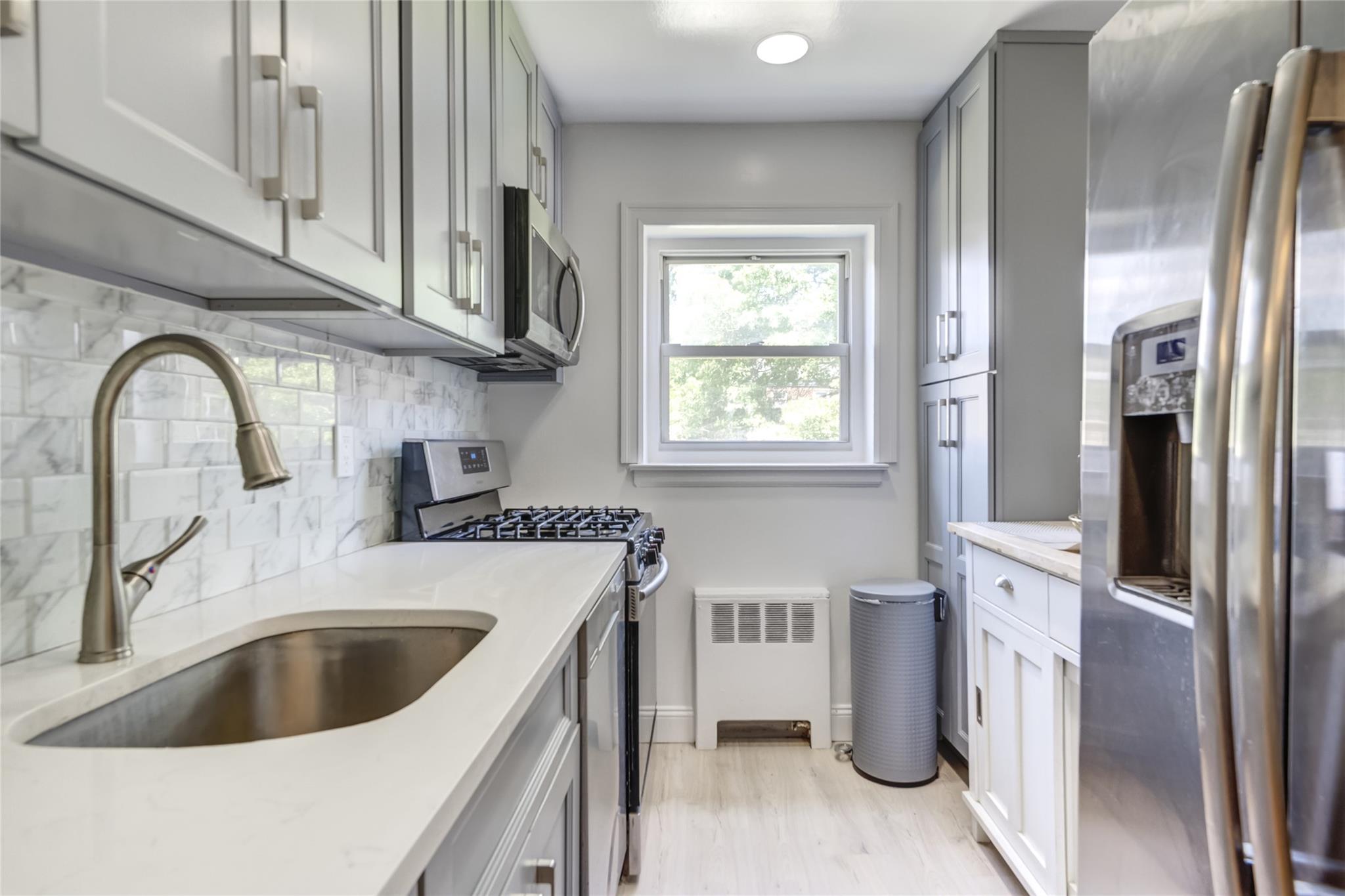 221 Middle Neck Road Road # M-4, Great Neck, NY 11021