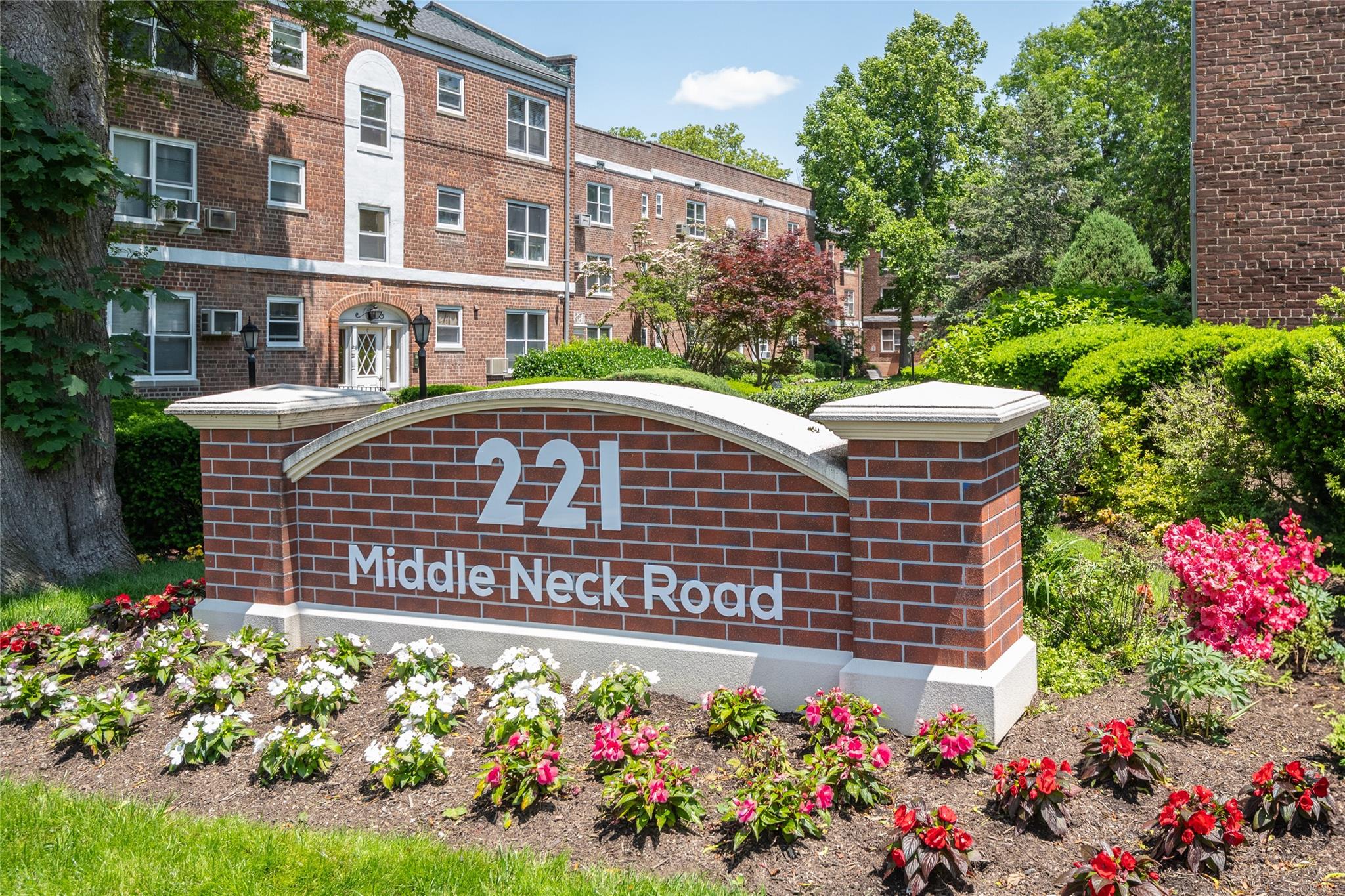 221 Middle Neck Road Road # M-4, Great Neck, NY 11021