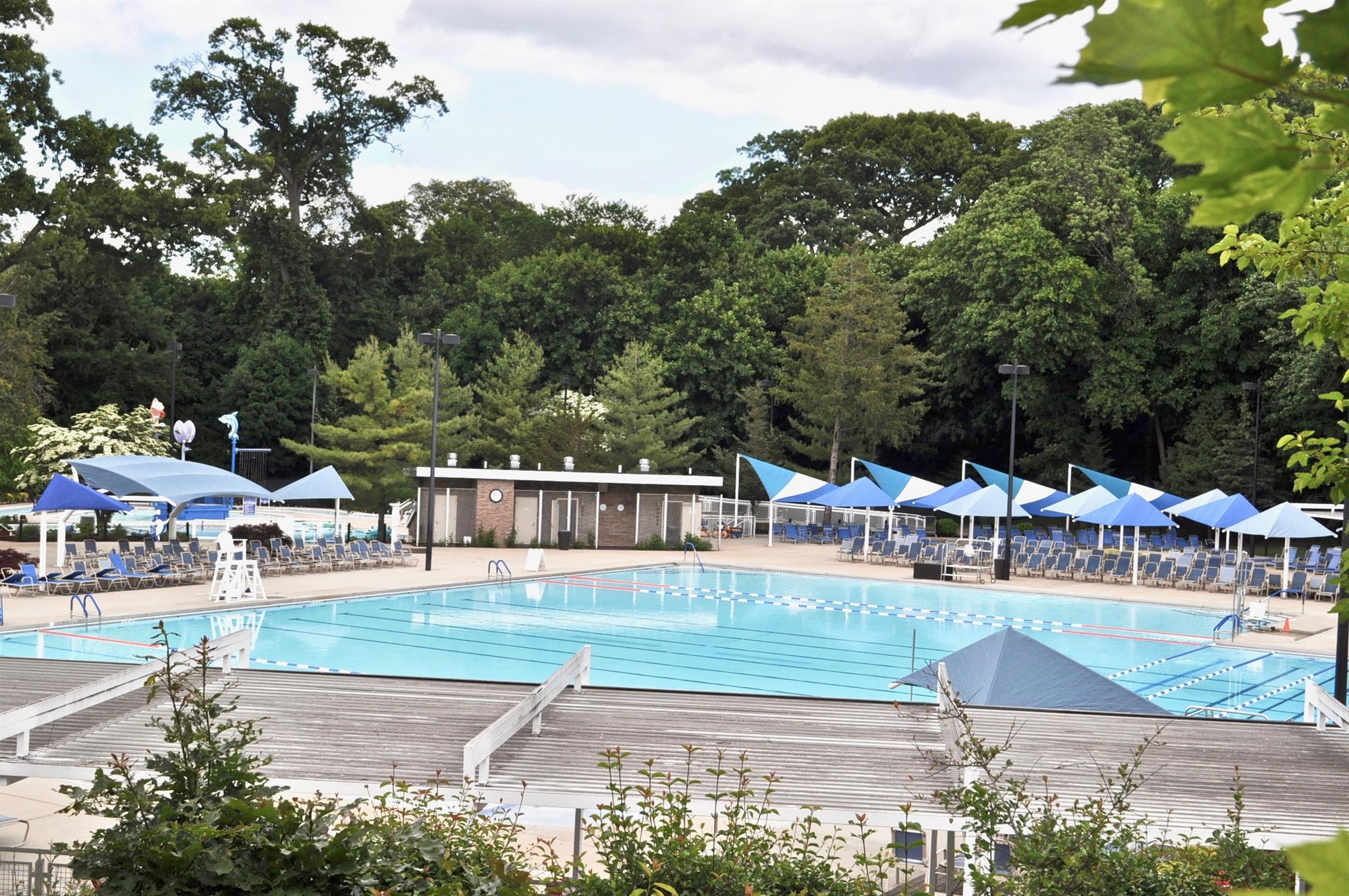 221 Middle Neck Road Road # M-4, Great Neck, NY 11021