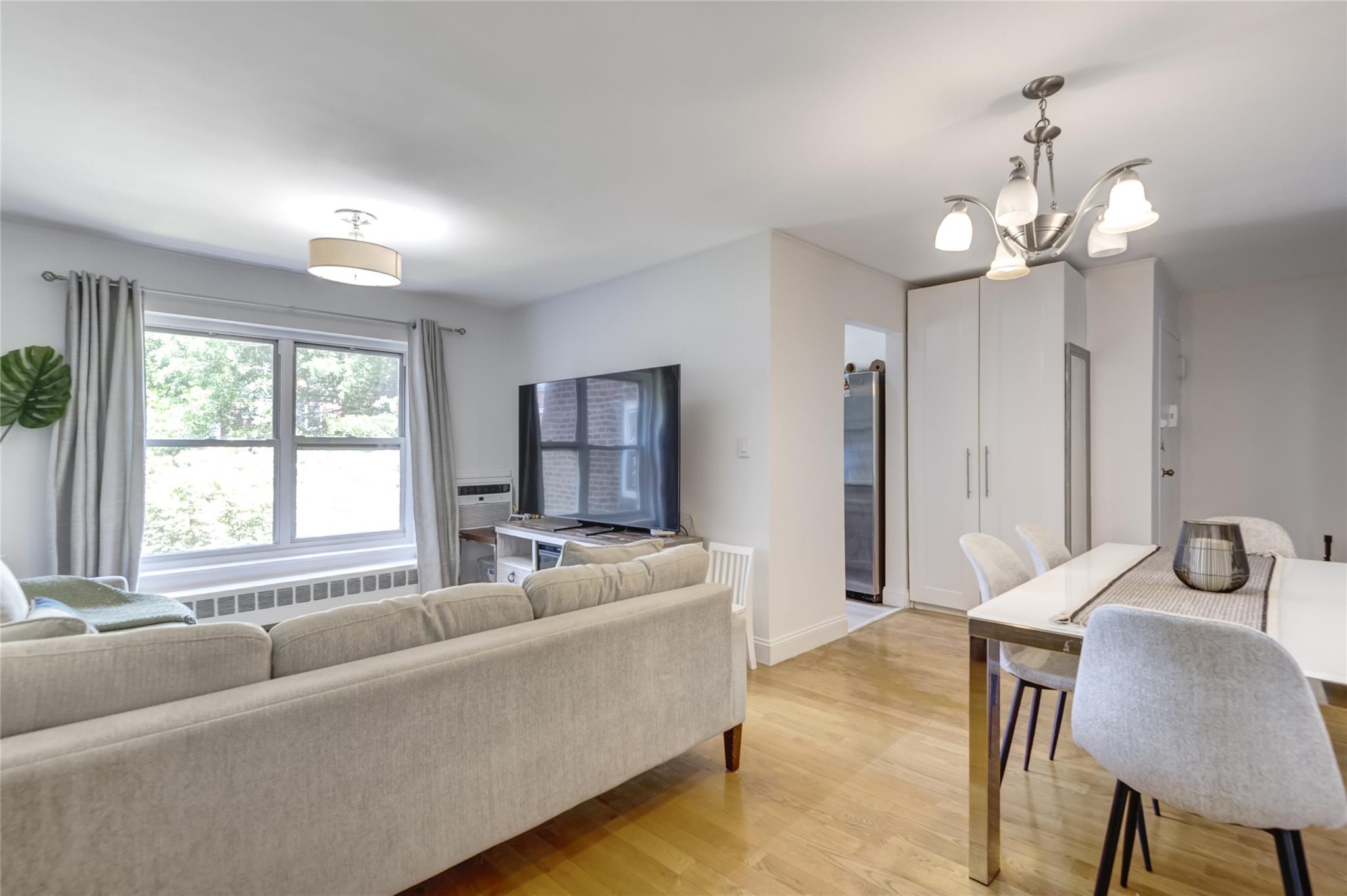 221 Middle Neck Road Road # M-4, Great Neck, NY 11021