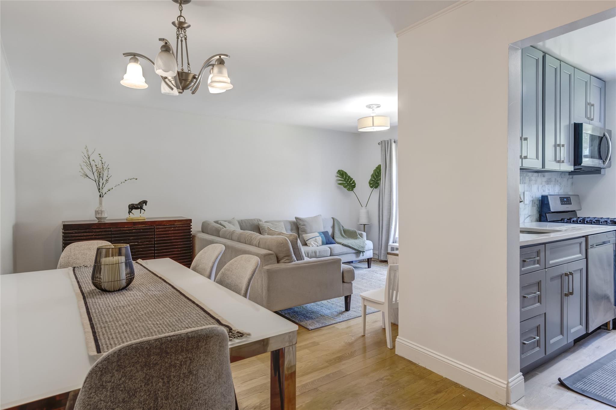 221 Middle Neck Road Road # M-4, Great Neck, NY 11021