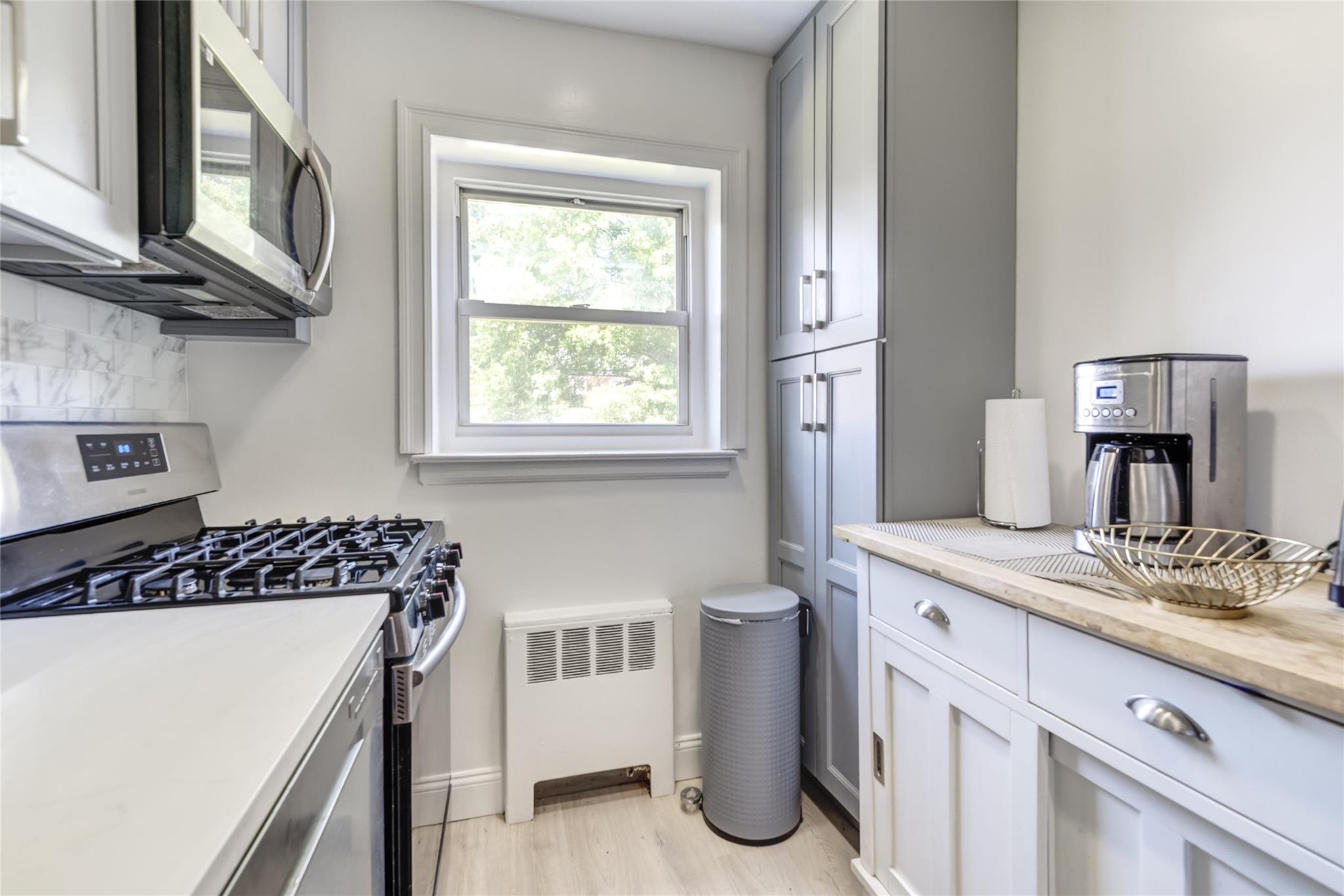 221 Middle Neck Road Road # M-4, Great Neck, NY 11021