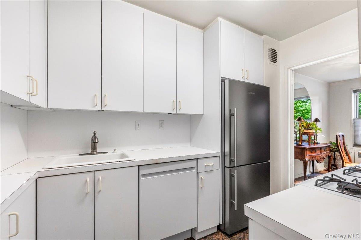 177 E Hartsdale Avenue # 2Y, Hartsdale, NY 10530