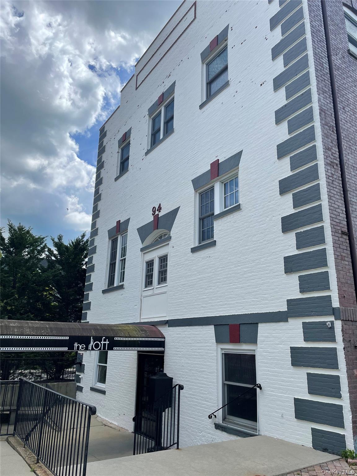 94 4th Avenue, Bay Shore, NY 11706