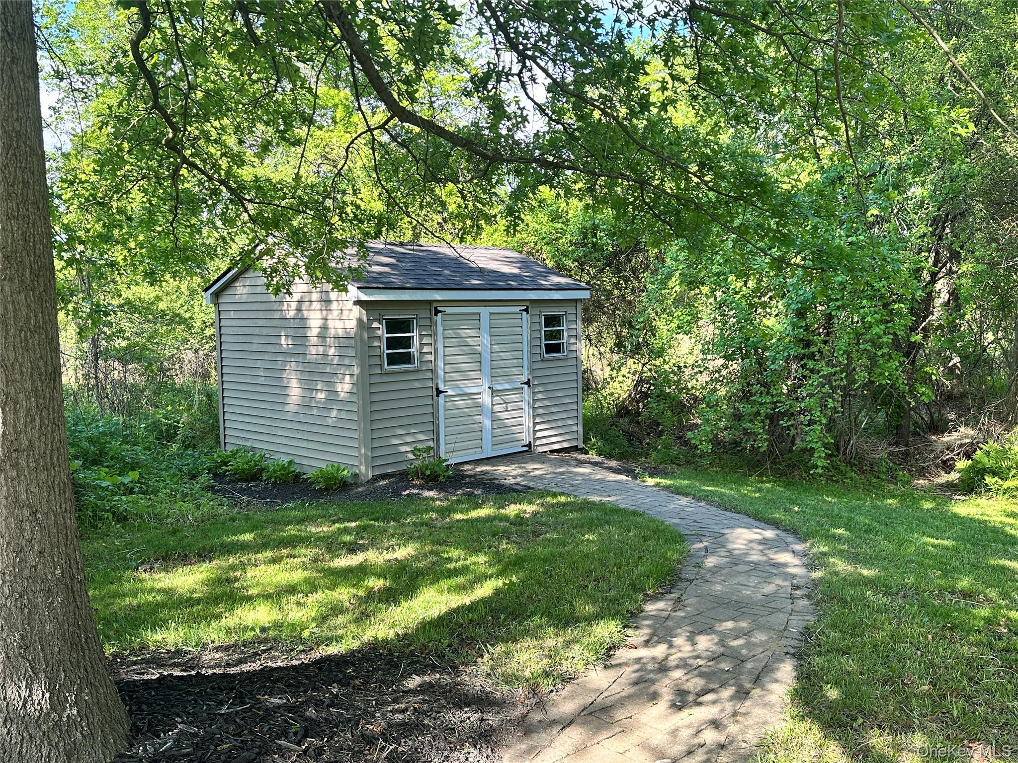 204 Moore Road, Germantown, NY 12526