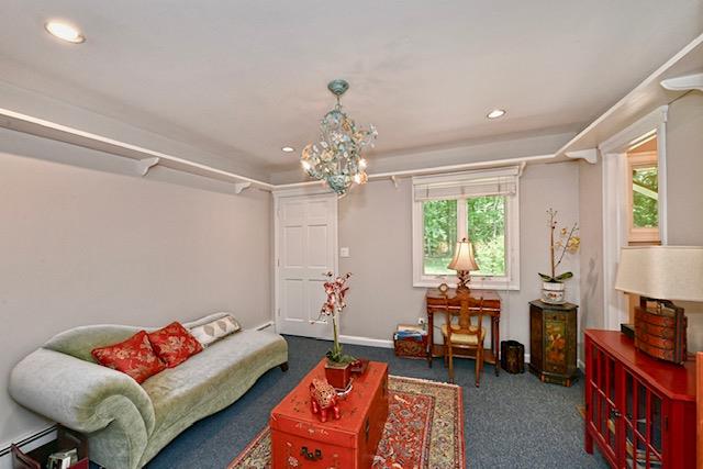 2 Wooded Court, Lloyd Harbor, NY 11743