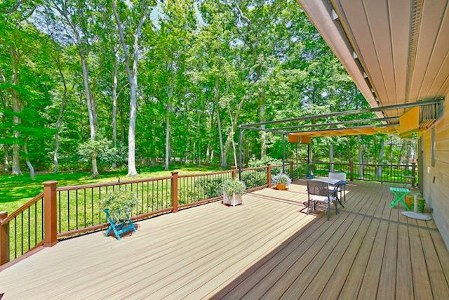 2 Wooded Court, Lloyd Harbor, NY 11743