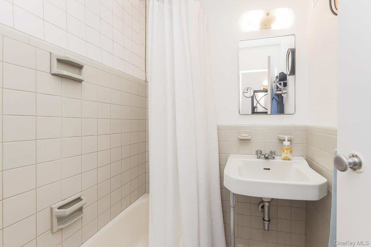 2 Fordham Hill Oval # 2F, Bronx, NY 10468