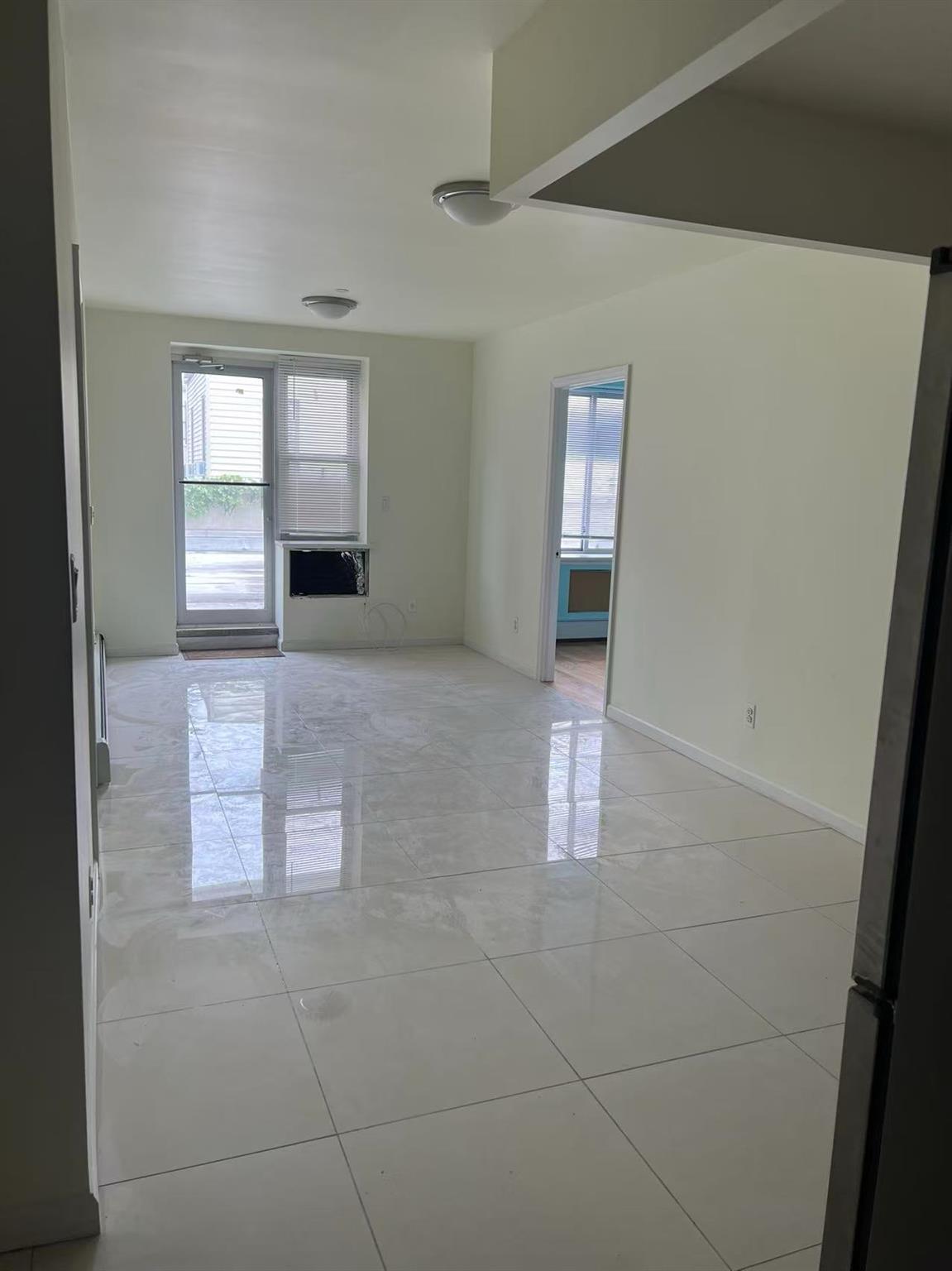 31-53 Linden Place # 2E, Flushing, NY 11354