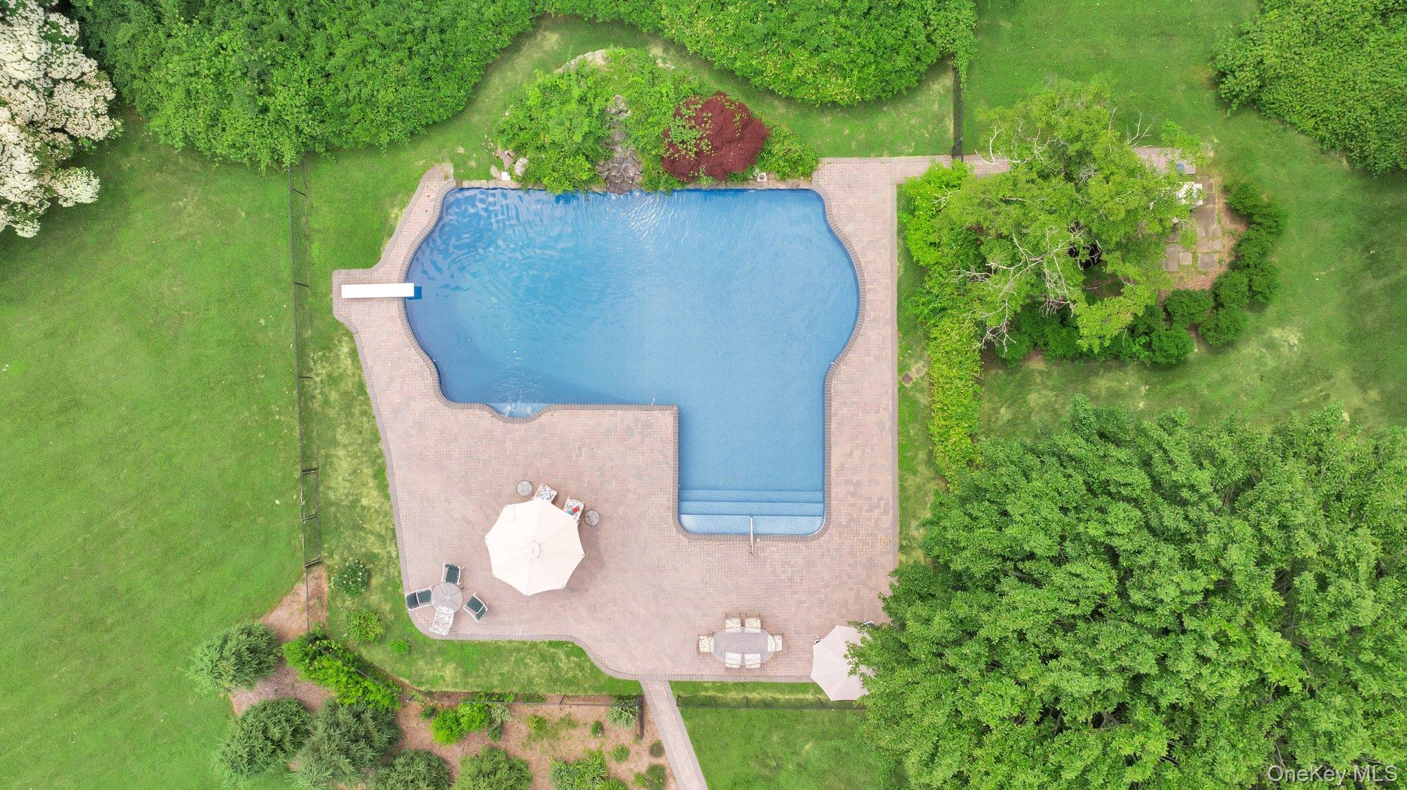 13 Locust Lane, Upper Brookville, NY 11545