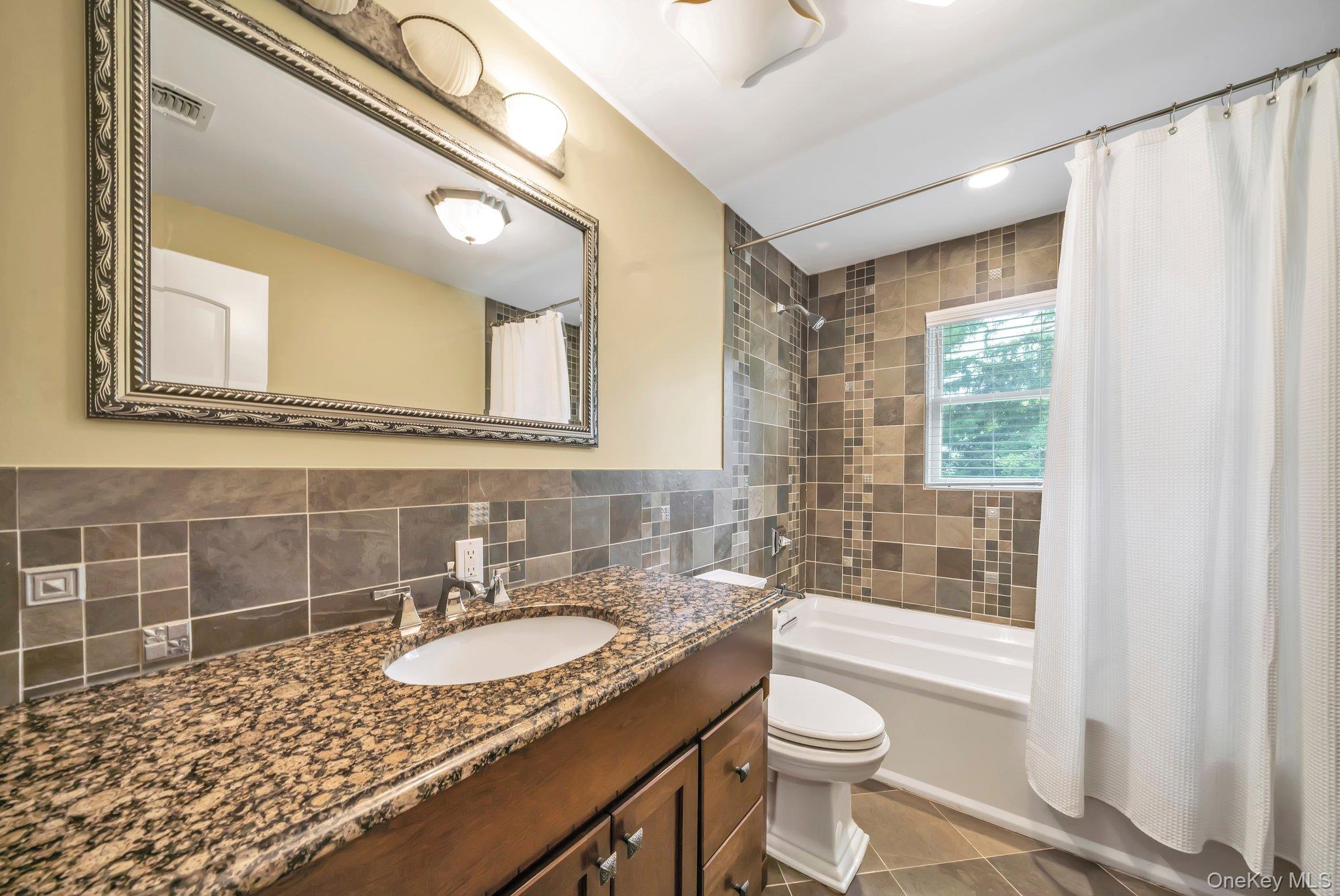 13 Locust Lane, Upper Brookville, NY 11545